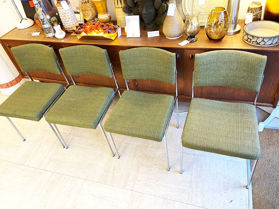 4 Kvadrat khaki and chrome chairs, 1970