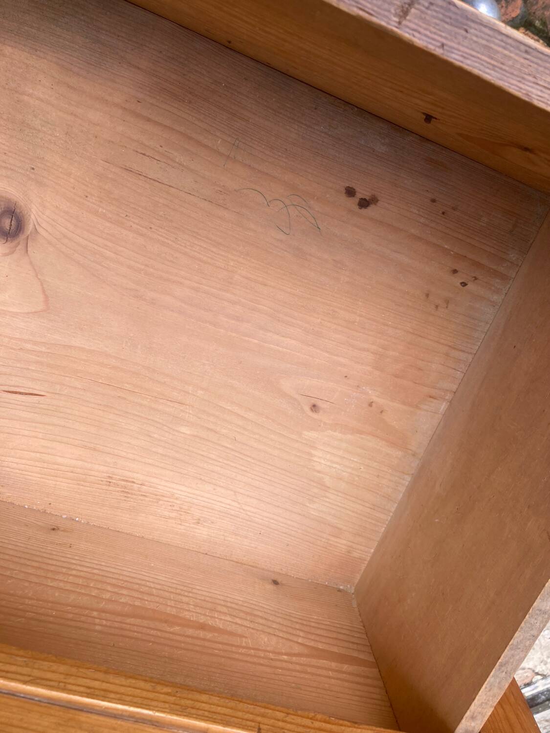 Vintage pine chest of drawers