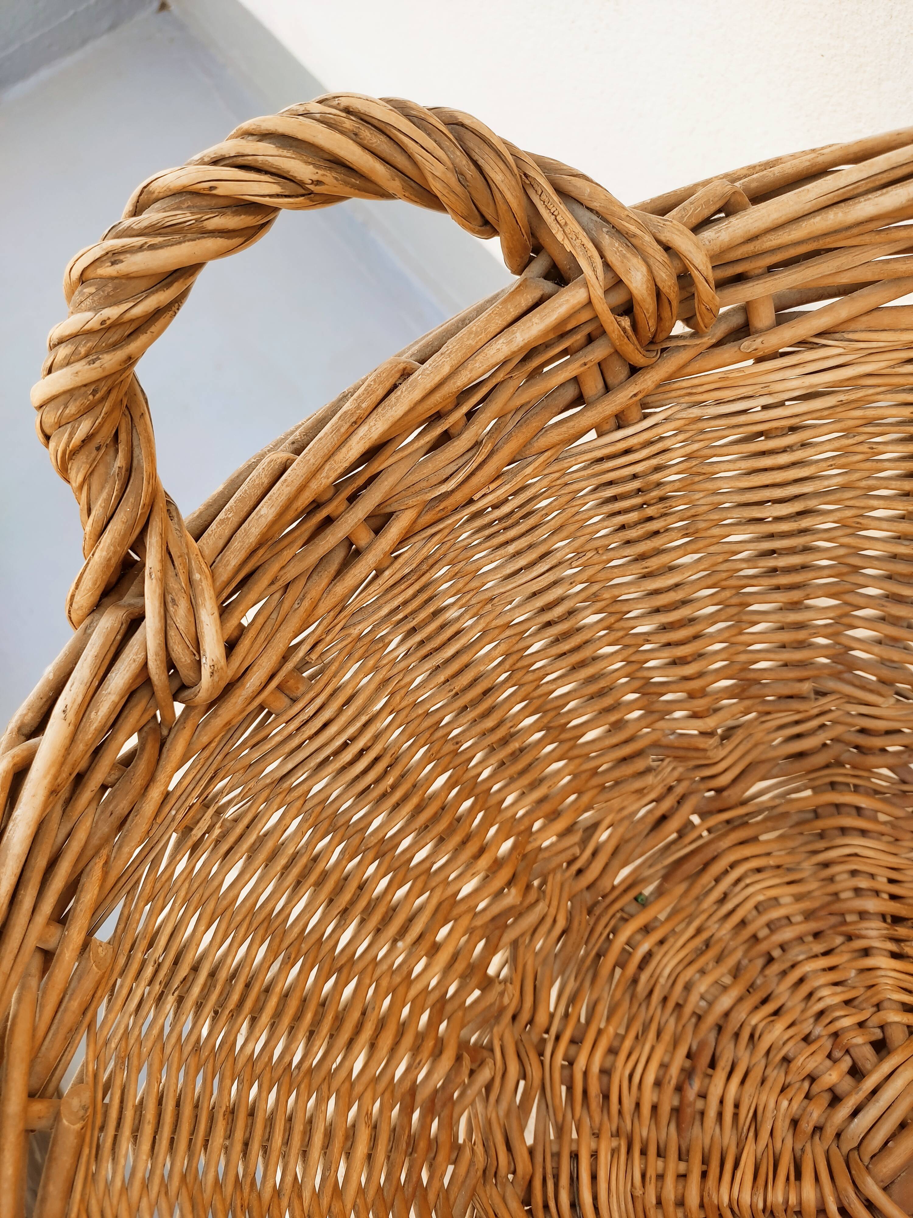 Basket, wicker laundry basket