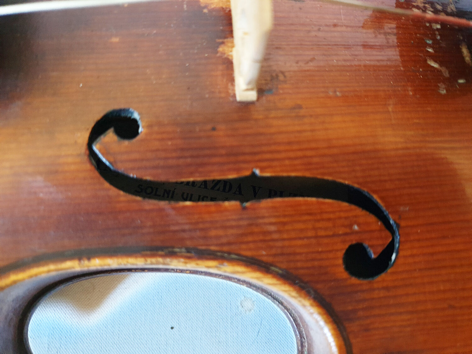 Old violin 4/4 + accessories stanislav plzdni 1920