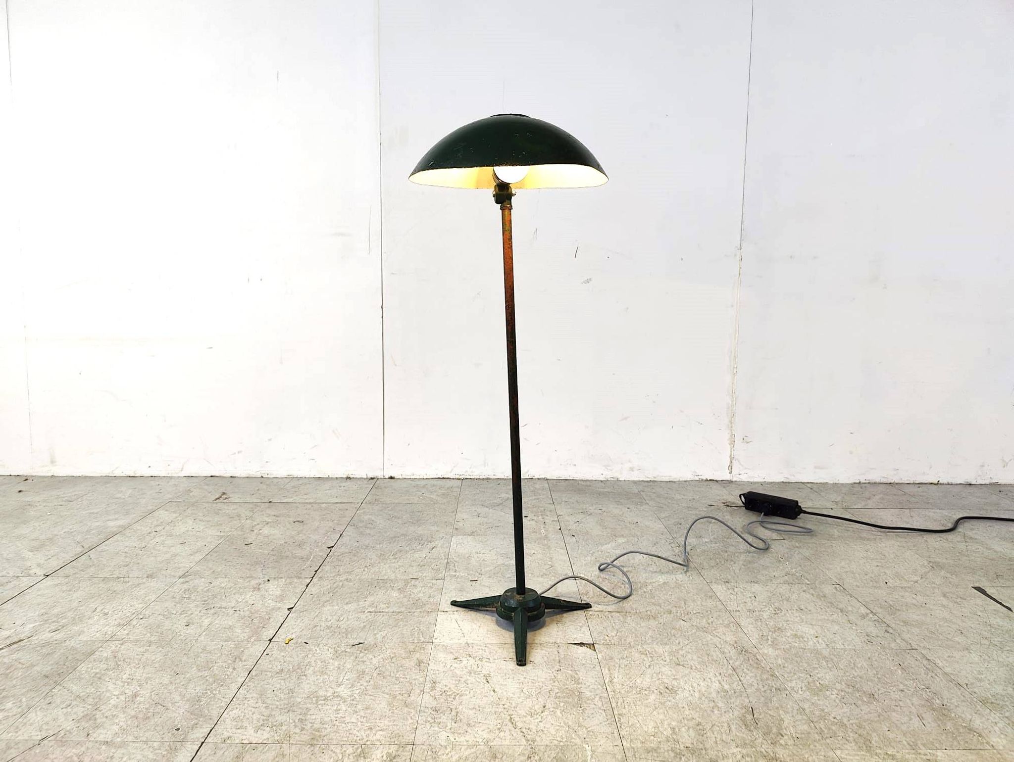 Lampadaire industriel en métal, années 1970