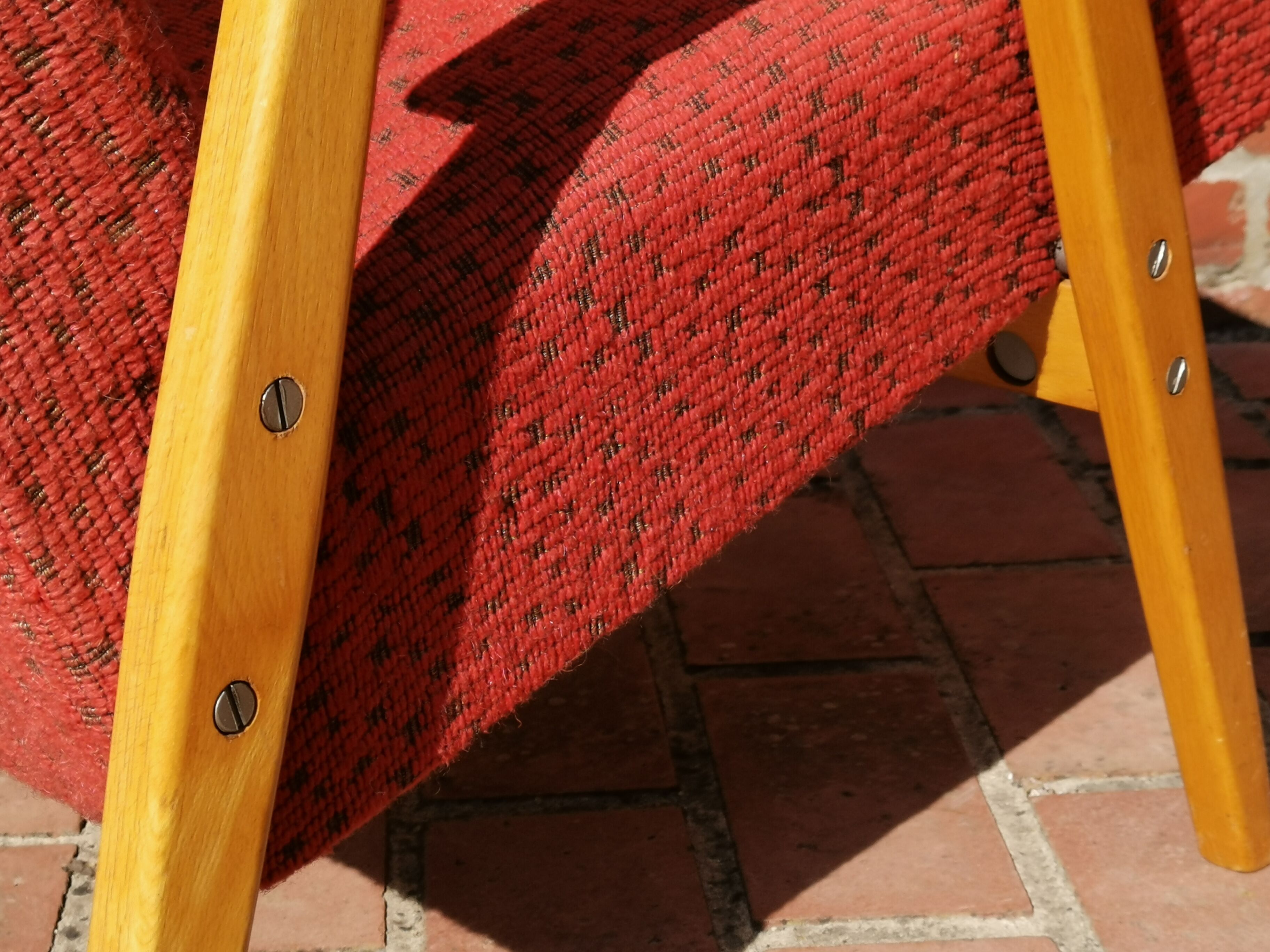 Paire de fauteuils rouge Interier Praha
