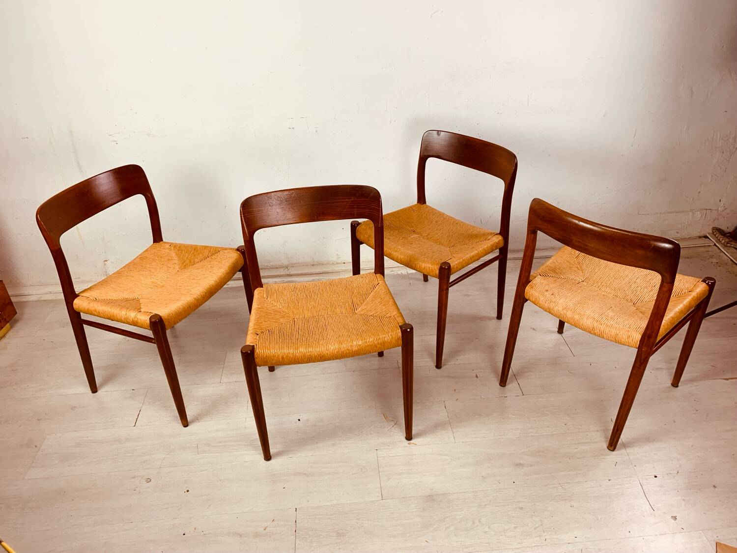 Moller 75 chairs