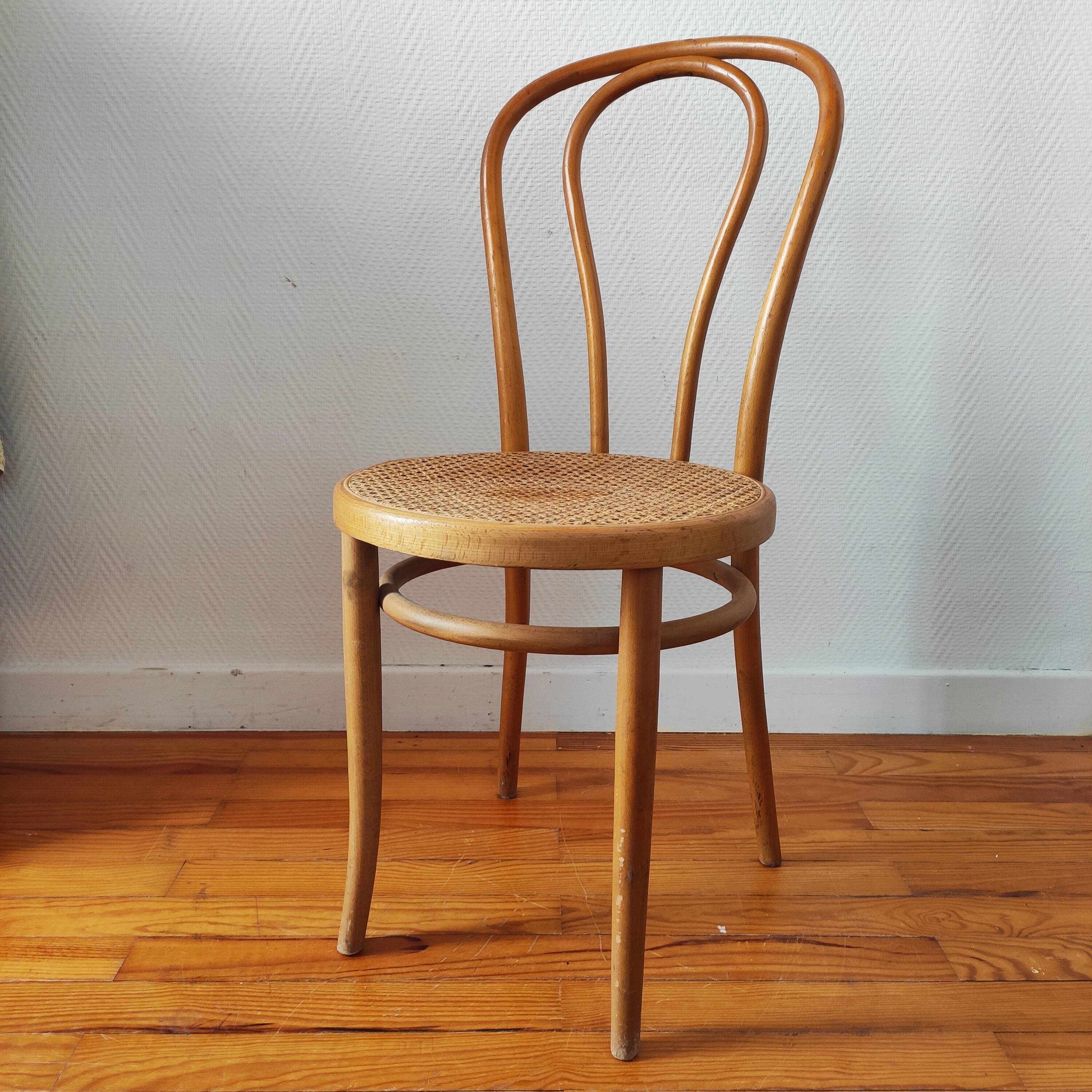 Chaise bistrot ancienne en bois blond courbé et cannage