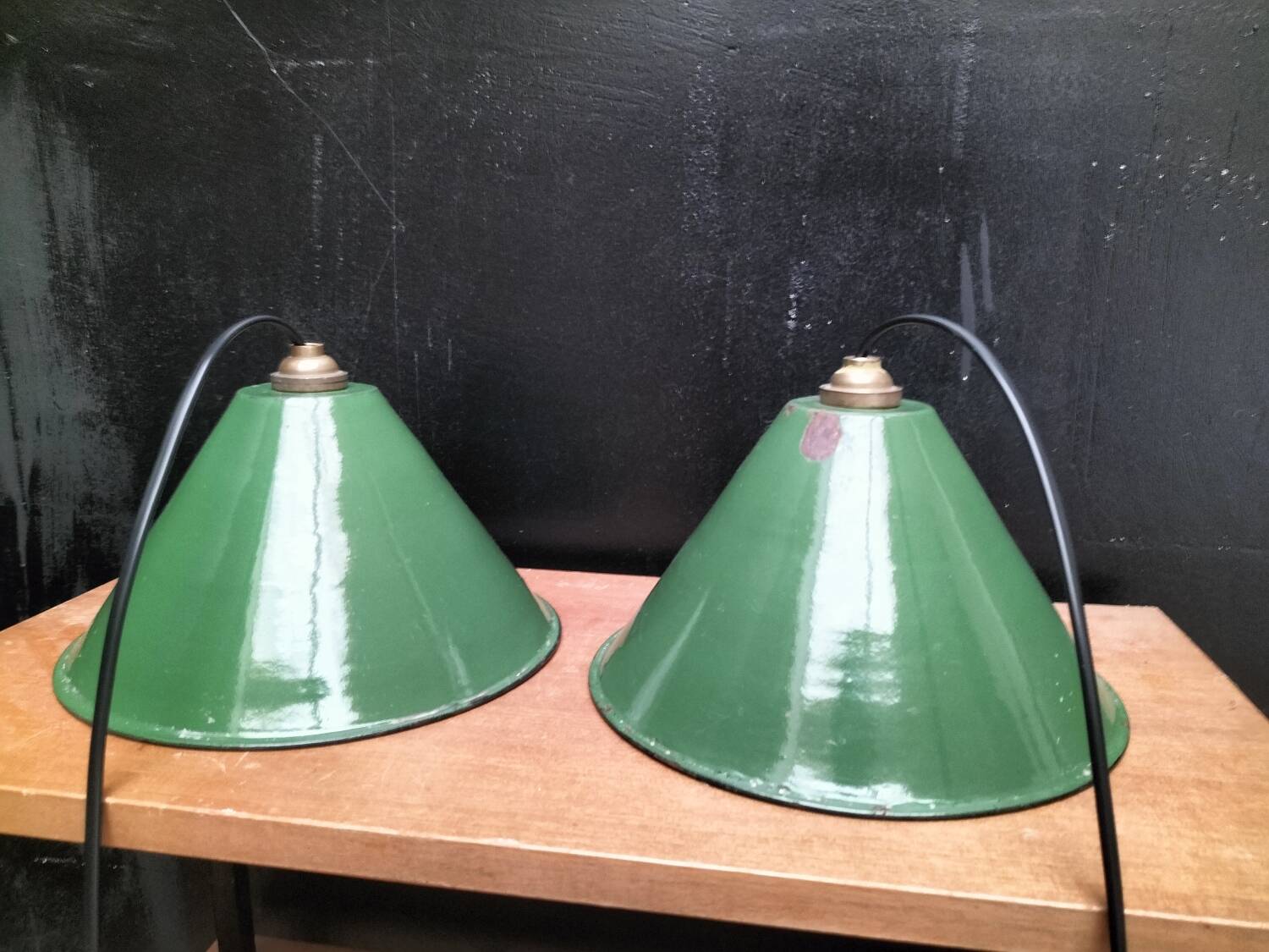 Enamelled cone suspensions