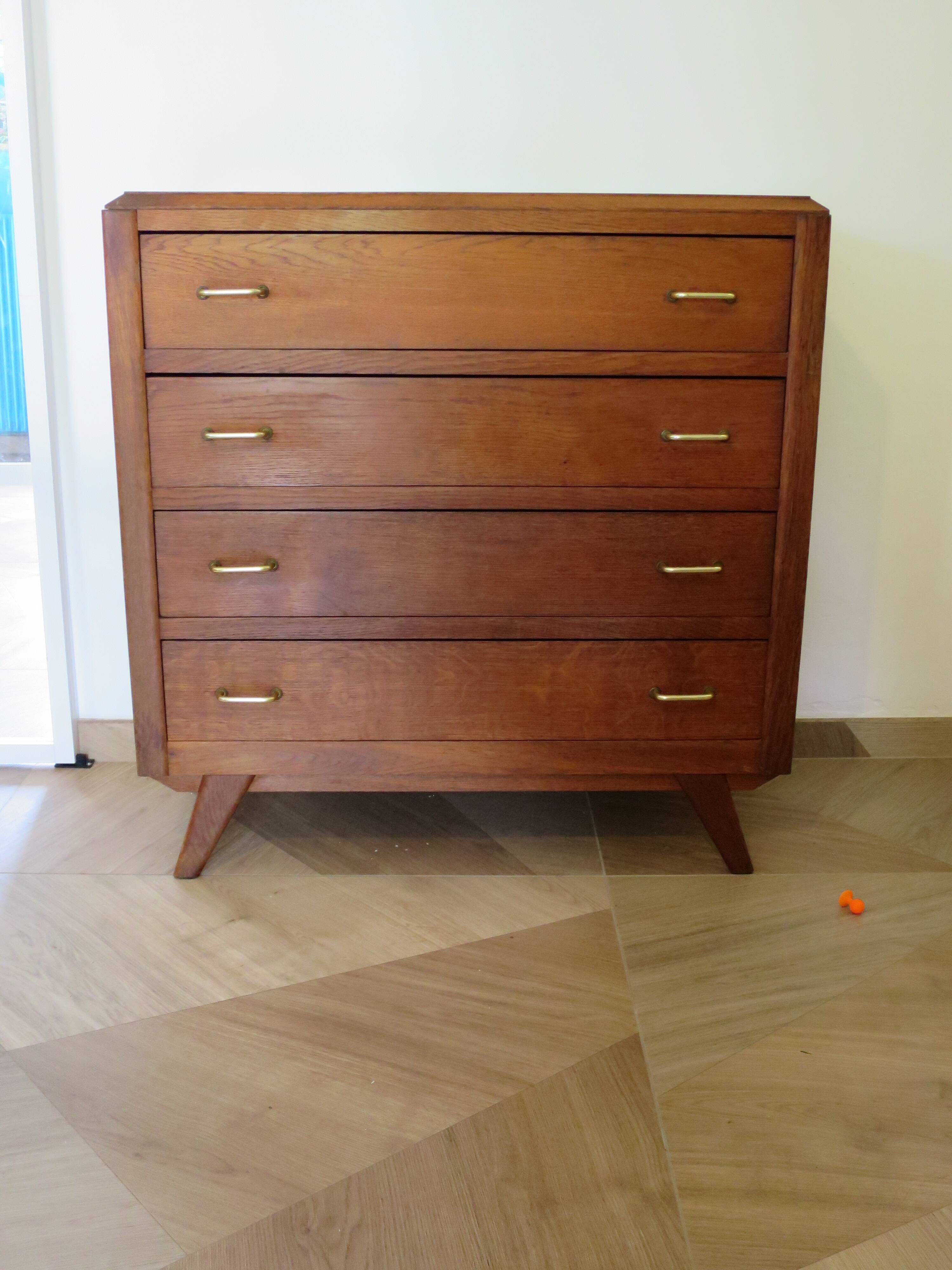 Pretty vintage chest of drawers - 4 drawers - 1960s - refined Scandinavian style - medium oak color