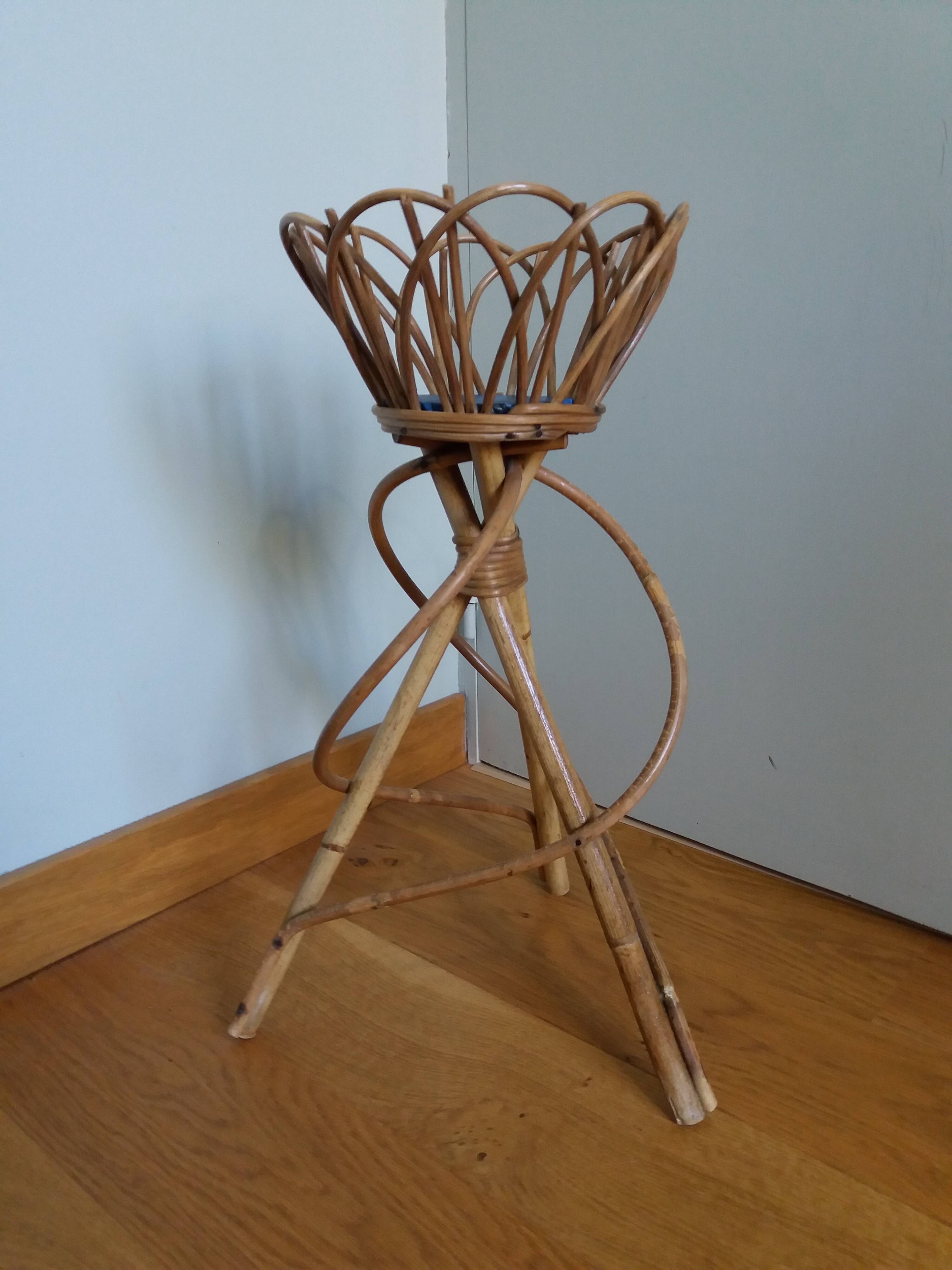 Rattan wicker plant holder