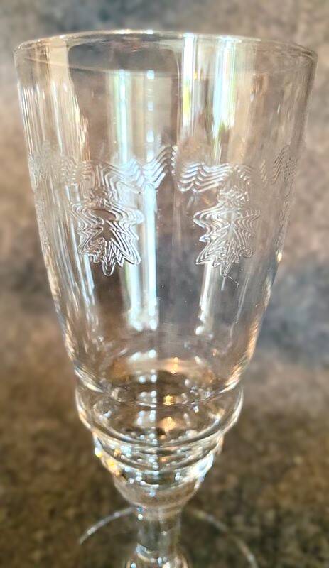 Set of 8 engraved crystal glasses from the 1970s