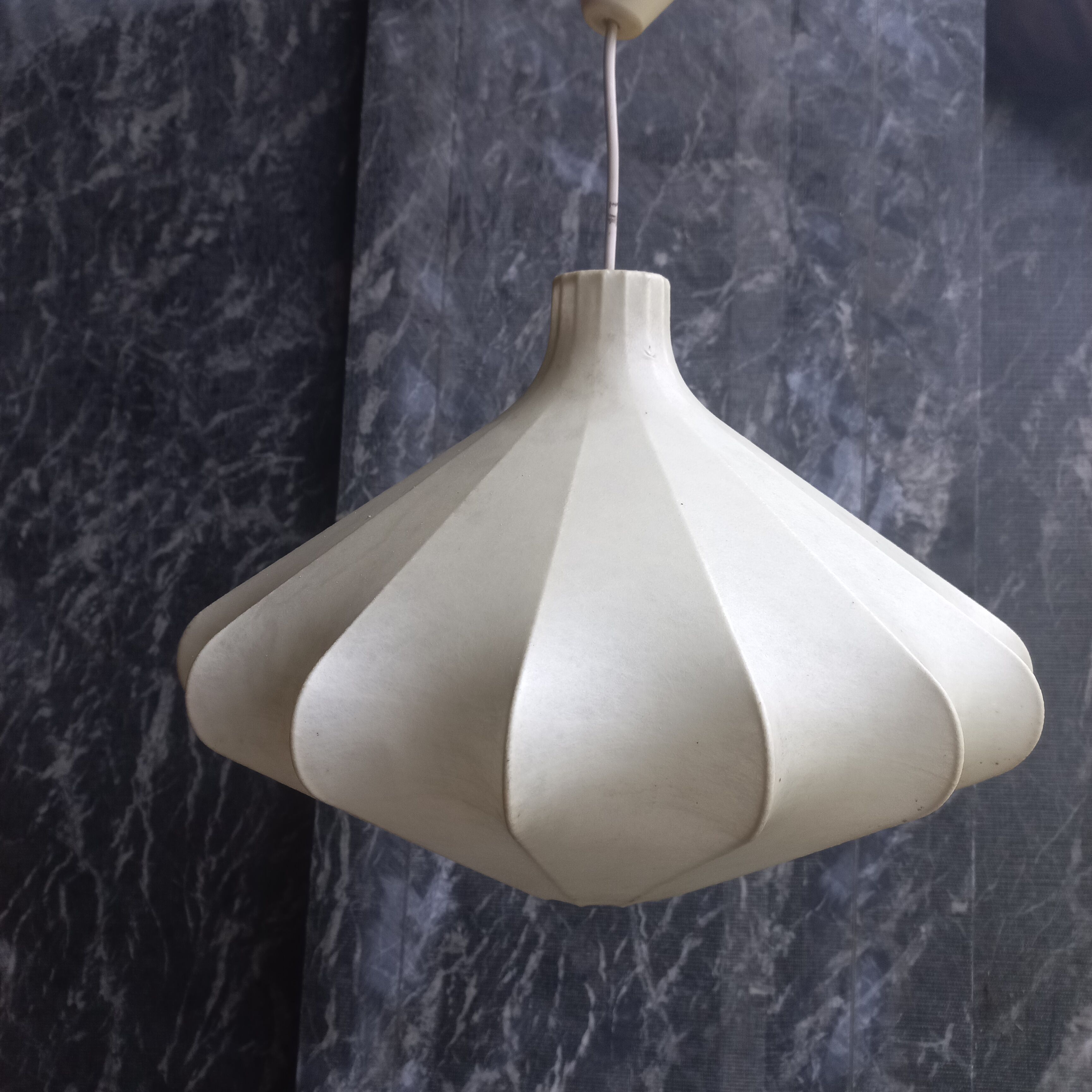 Cocoon lamp