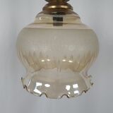 Lustre en verre travaillé et laiton
