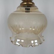 Lustre en verre travaillé et laiton