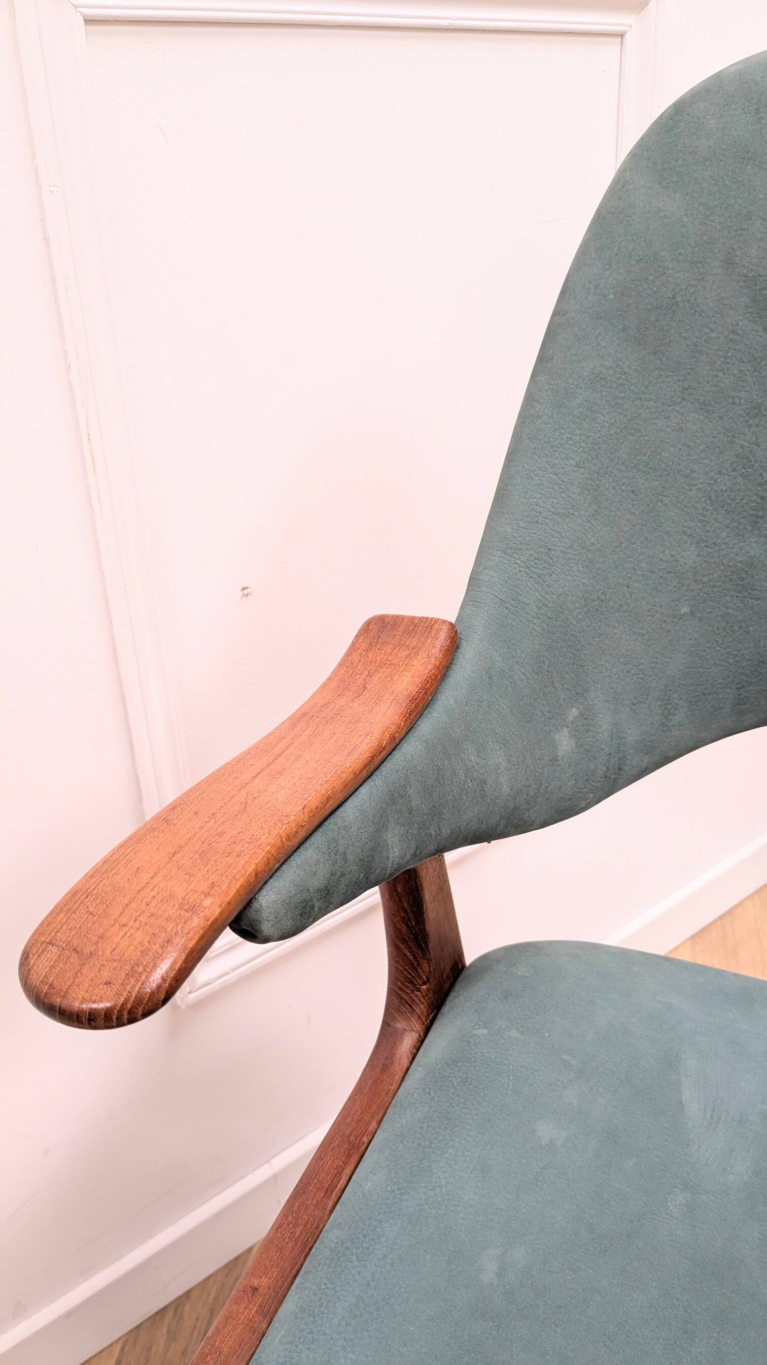 Danish chair with armrests