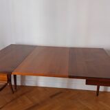 Extendable cherry table