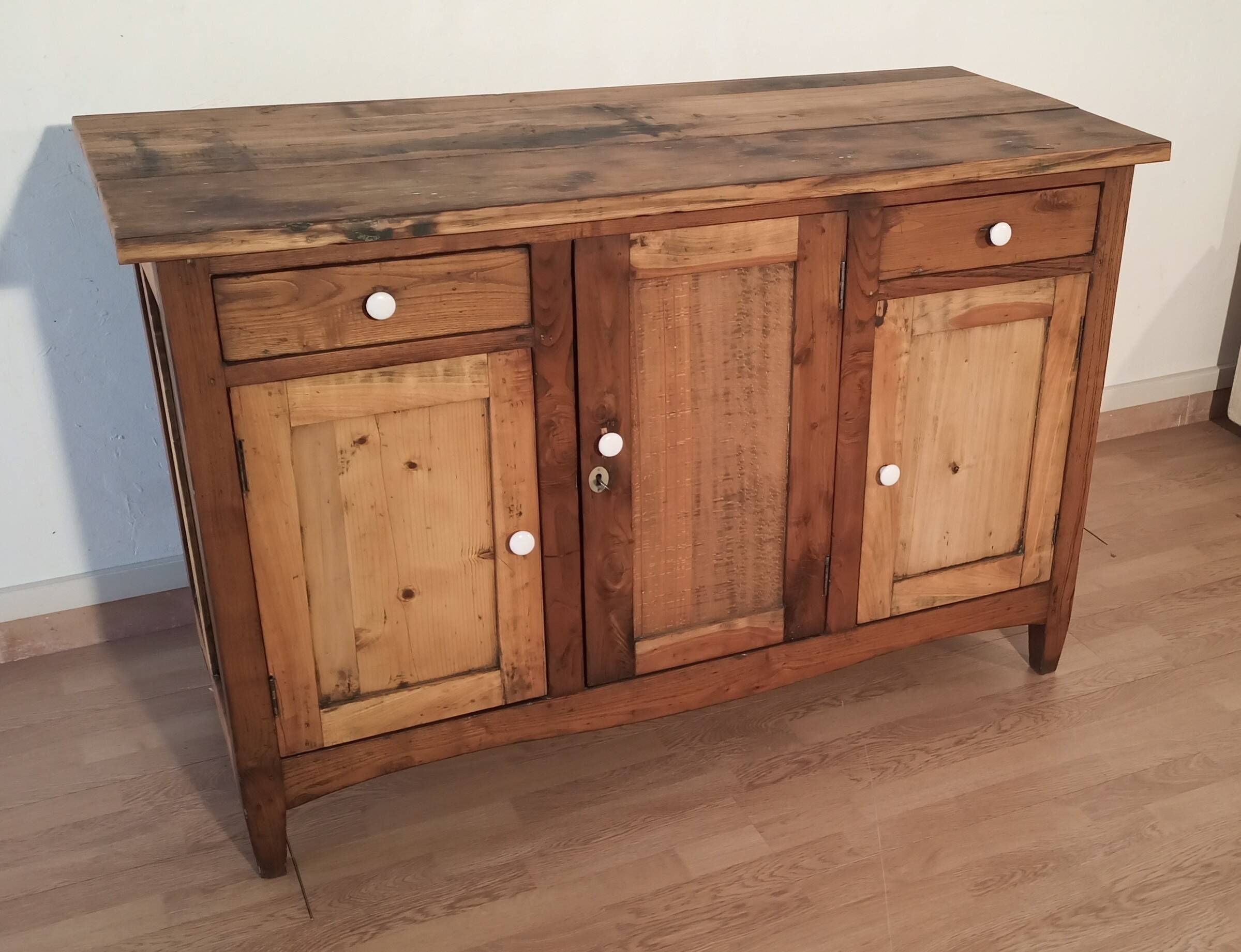 Base de commode en pin de campagne, sud de l'Italie, fin du XIXe siècle