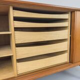 Buffet danois en teck par Henning Kjaernulf pour Bruno Hansen, années 1960