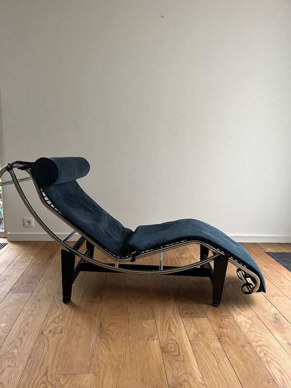 Chaise longue LC4 style Le Corbusier – suède bleu – piètement chromé