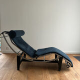 Chaise longue LC4 style Le Corbusier – suède bleu – piètement chromé