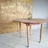 Round walnut shutter table