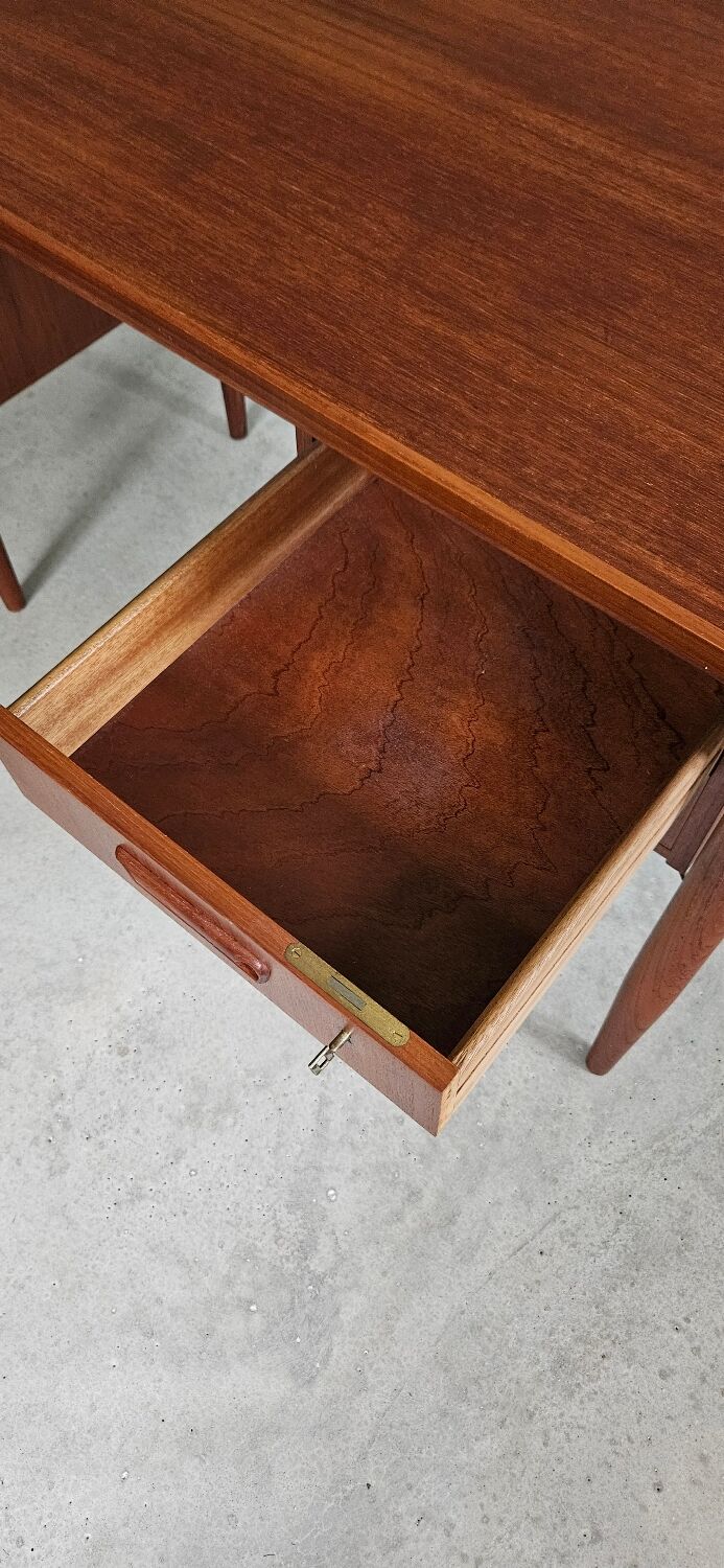 Gunnar Nielsen Tibergaard desk 1960 vintage Scandinavian teak