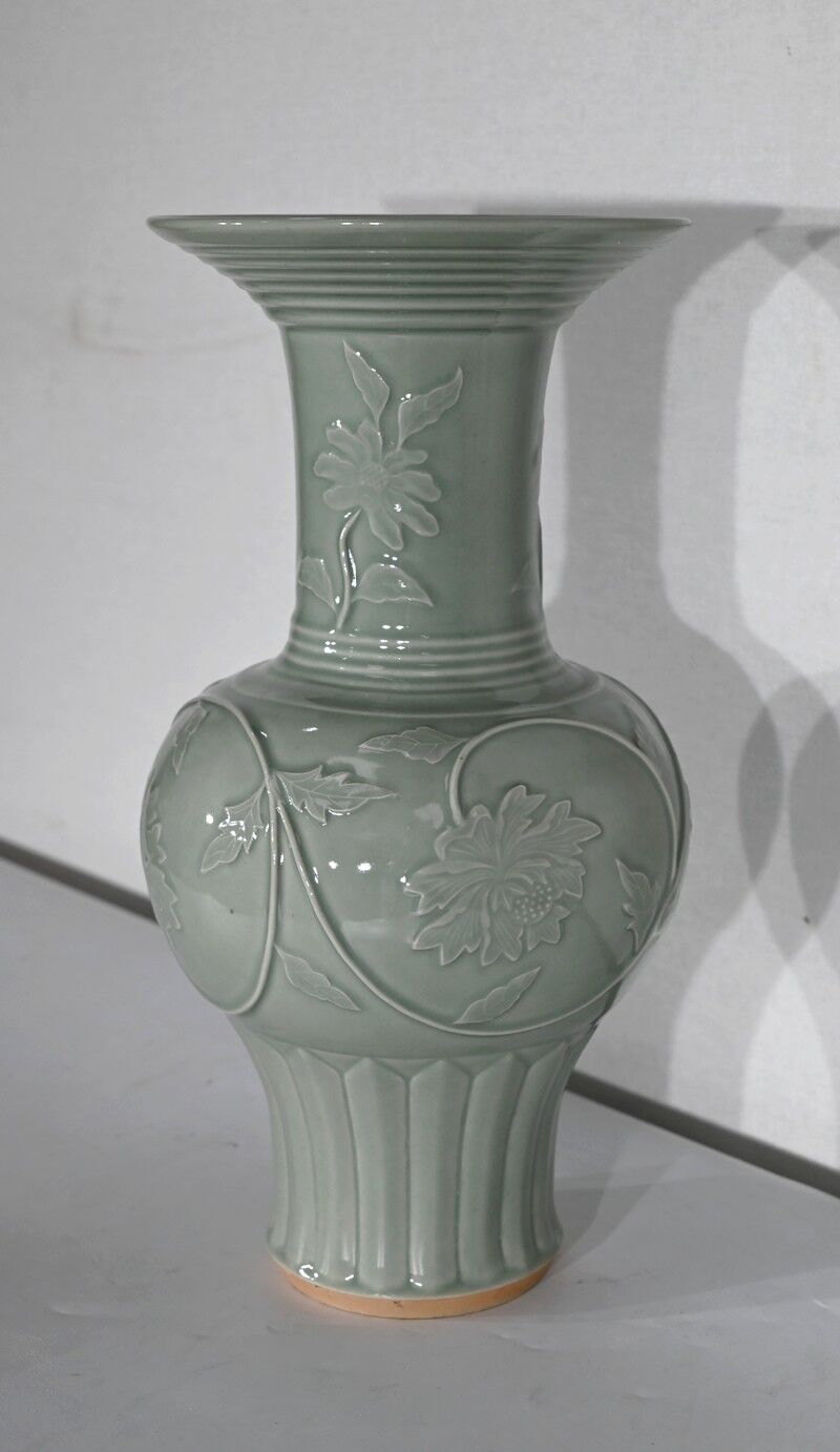 Celadon vase from China – 1900