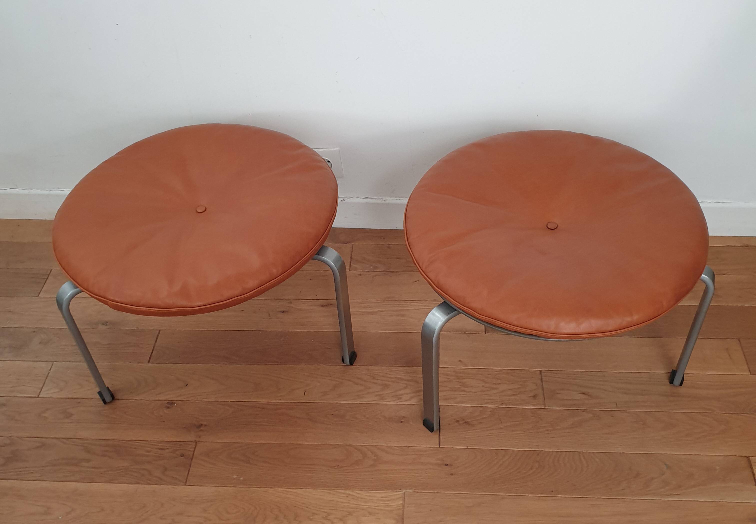 Tabourets PK33 de Poul Kjaerholm, E. Kold Christensen