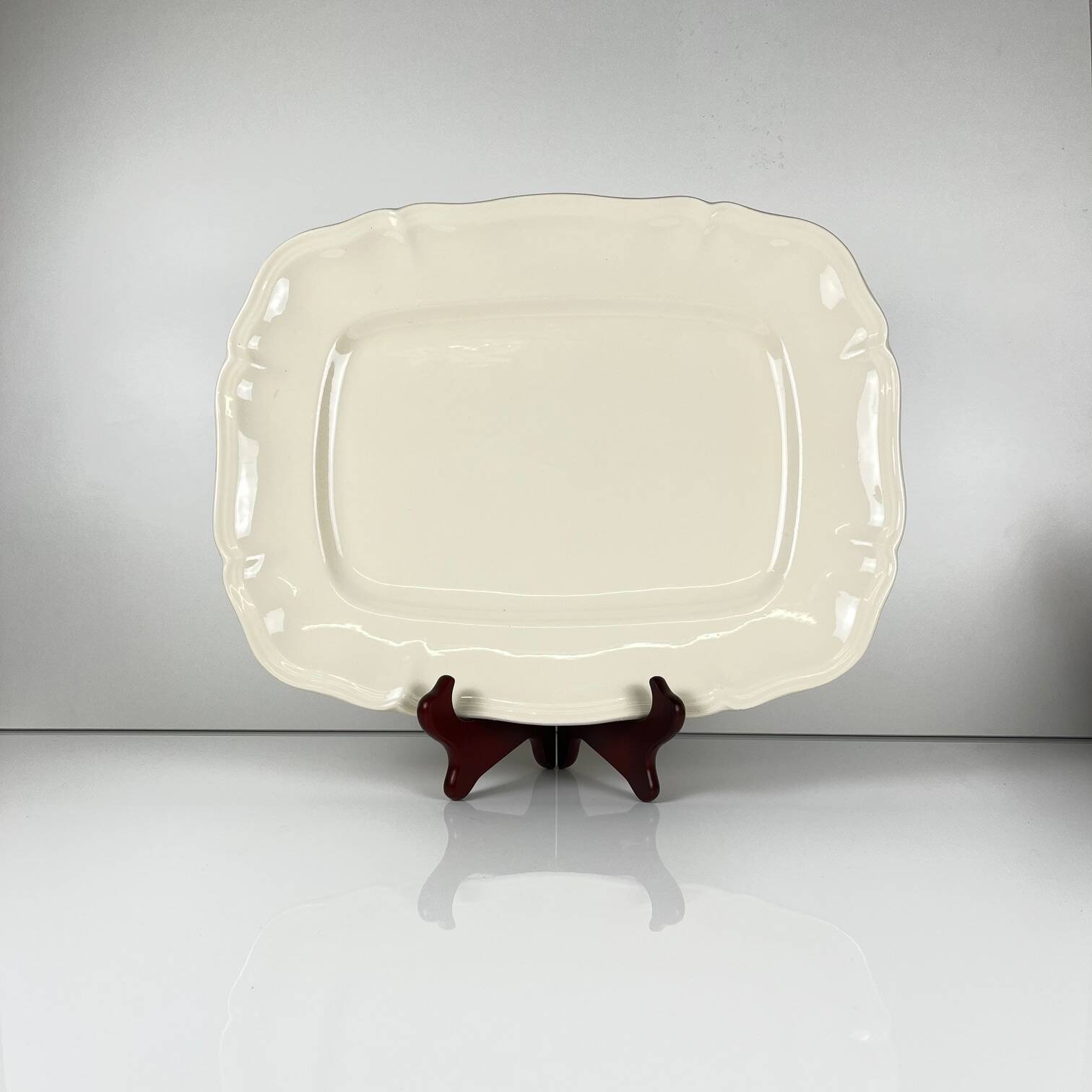 Large rectangular Sarreguemines cream dish, early 20th century.