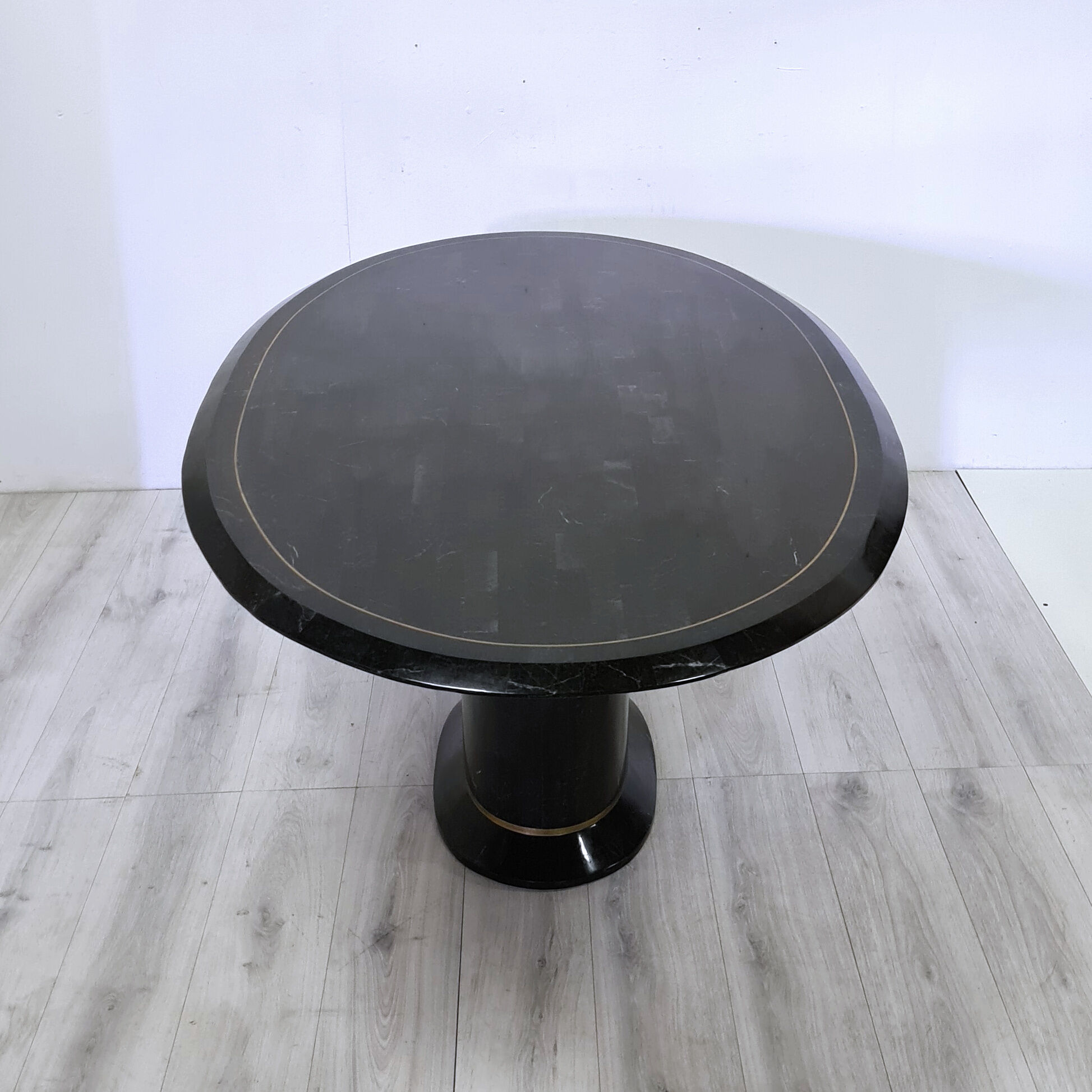Table ovale en marble, années 1980