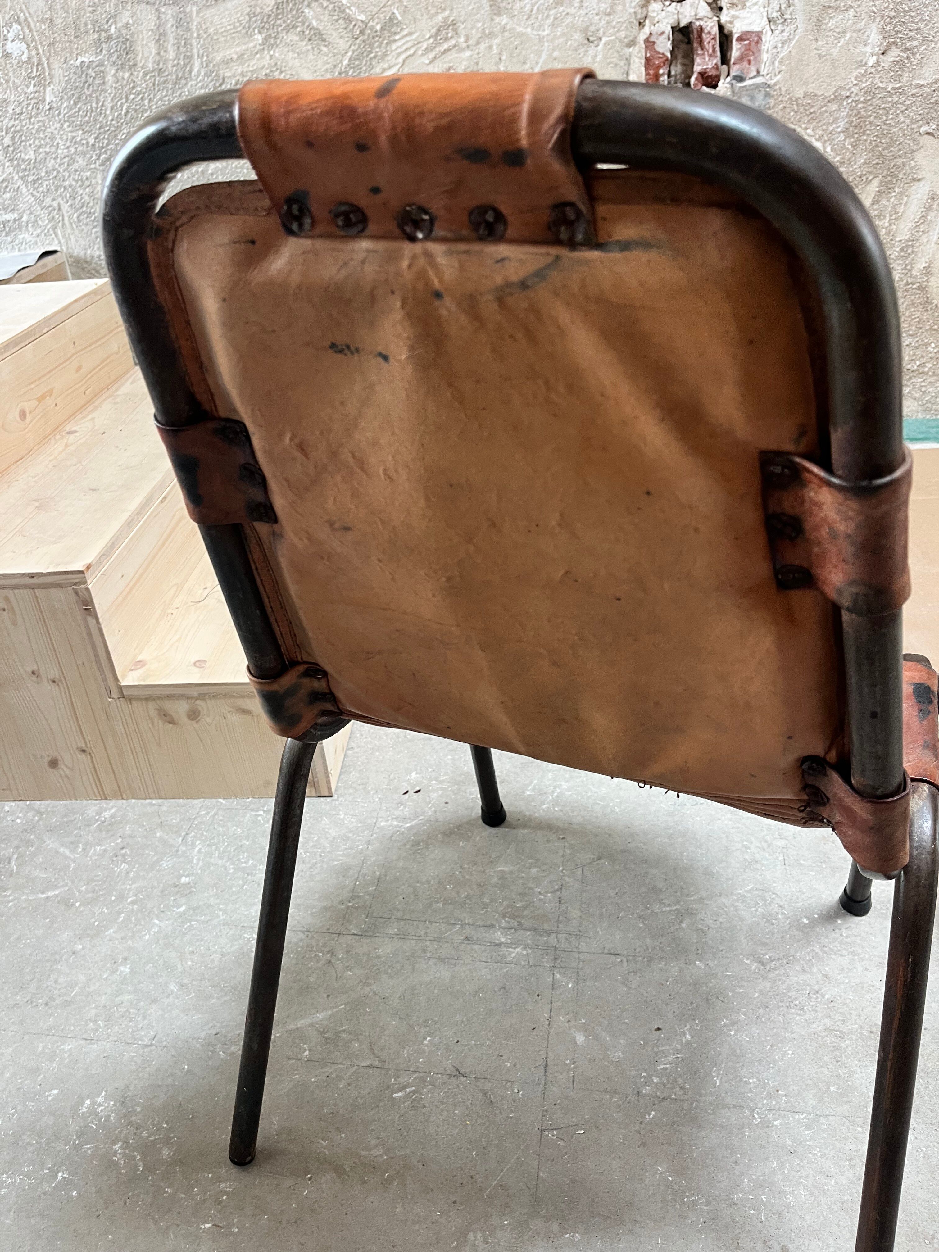 Paire de chaises Charlotte Perriand