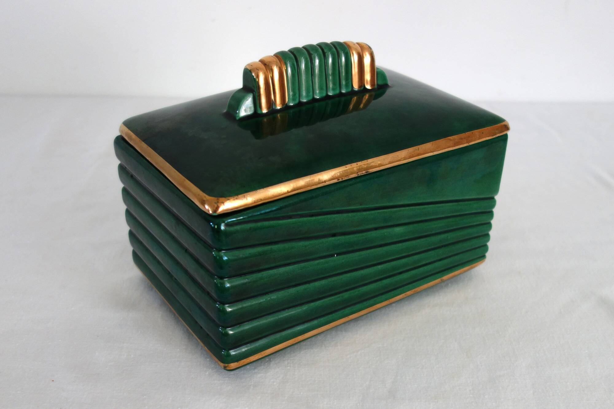 Art deco candy box in green porcelain Letalle, St Clément