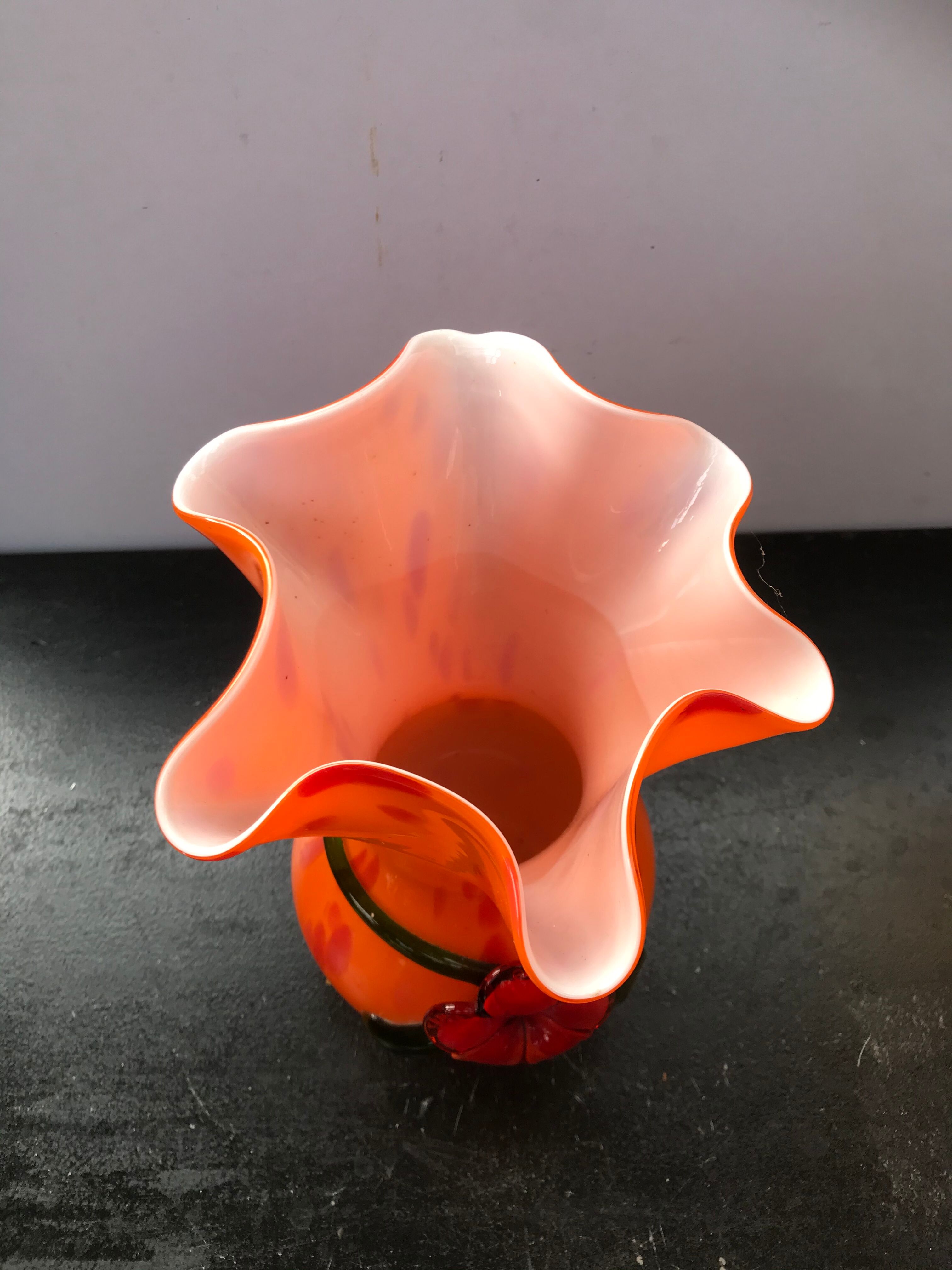 Vase verre multicouche orange col corolle vintage