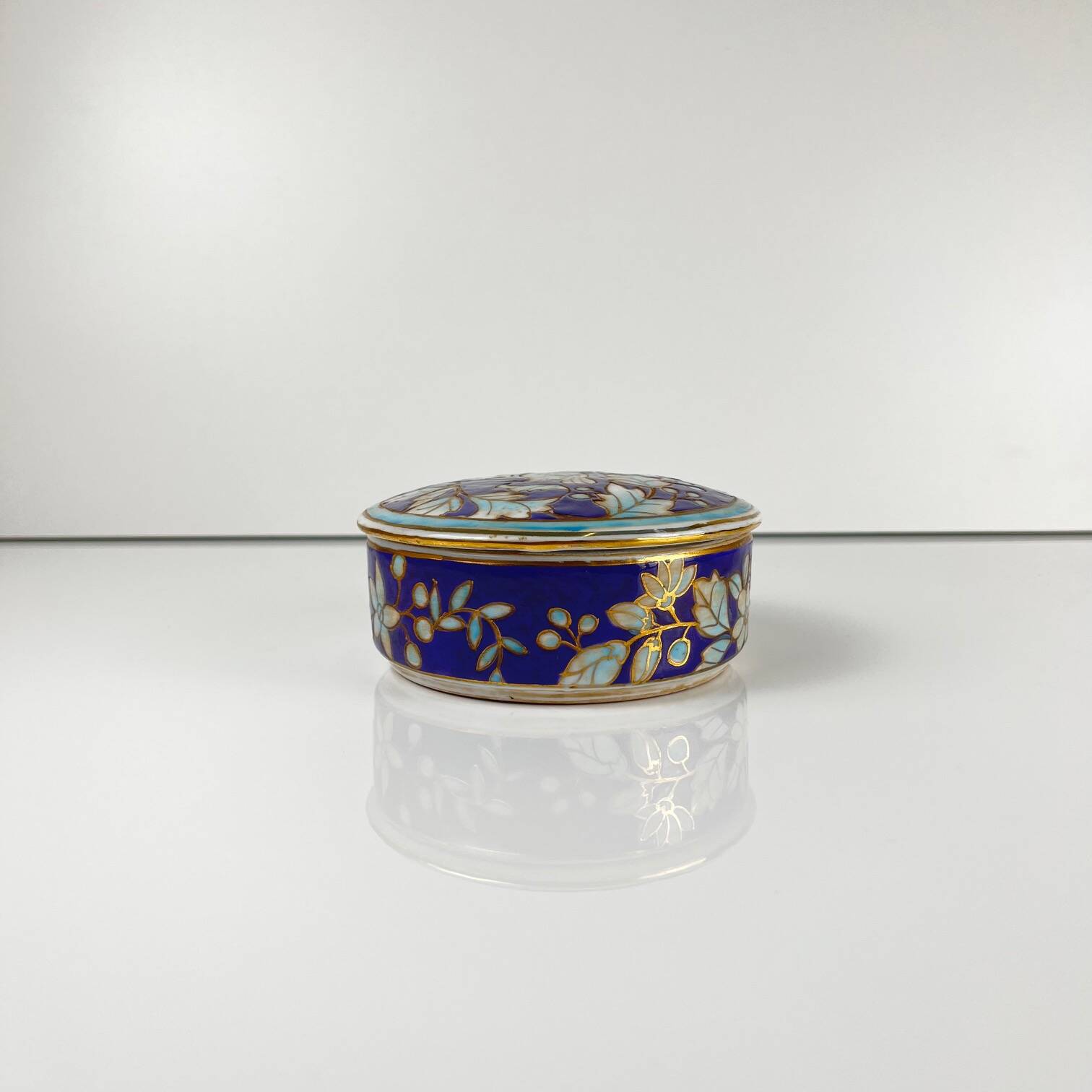 Chinese blue porcelain box with bird and flower motif