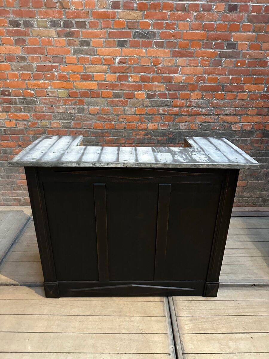 Early 20th century bar counter