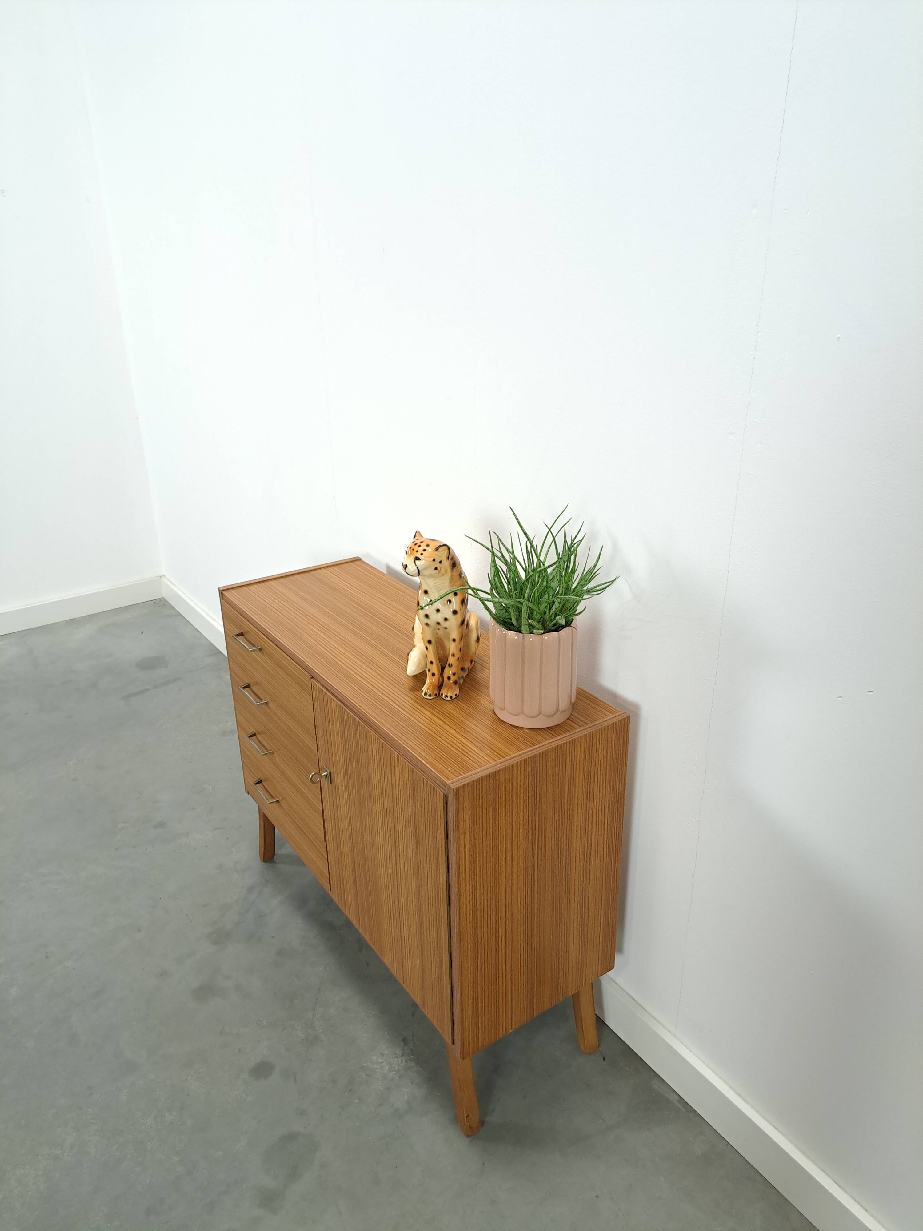 Formica kastje met lades vintage, ladekast