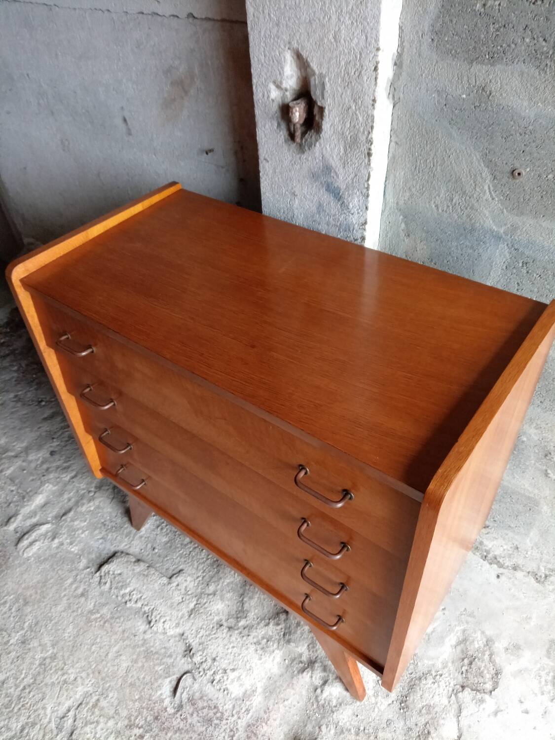 Vintage chest of drawers