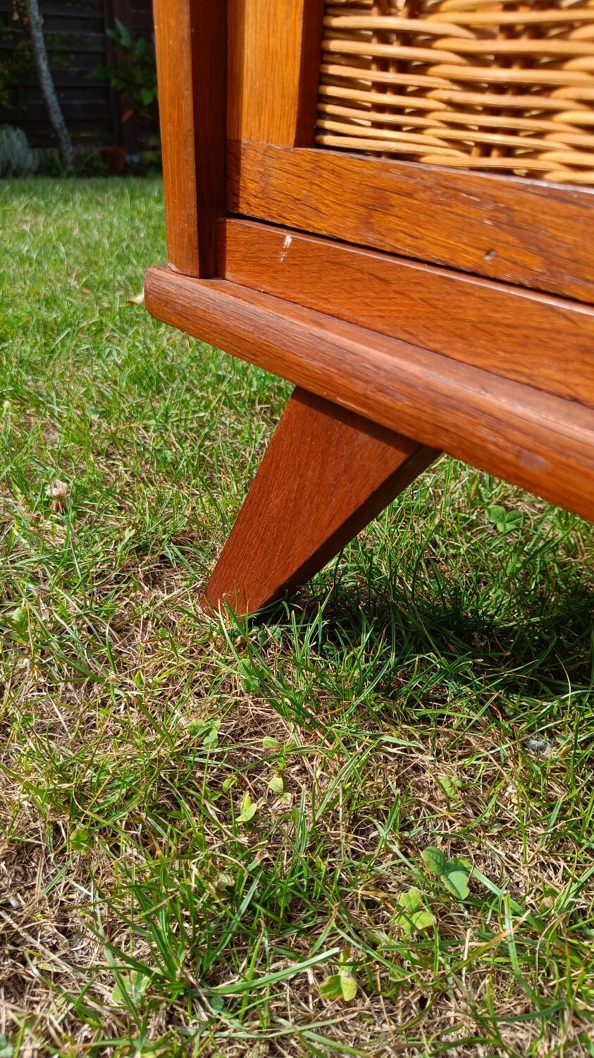 Tall chest of drawers in wood and rattan with splayed legs