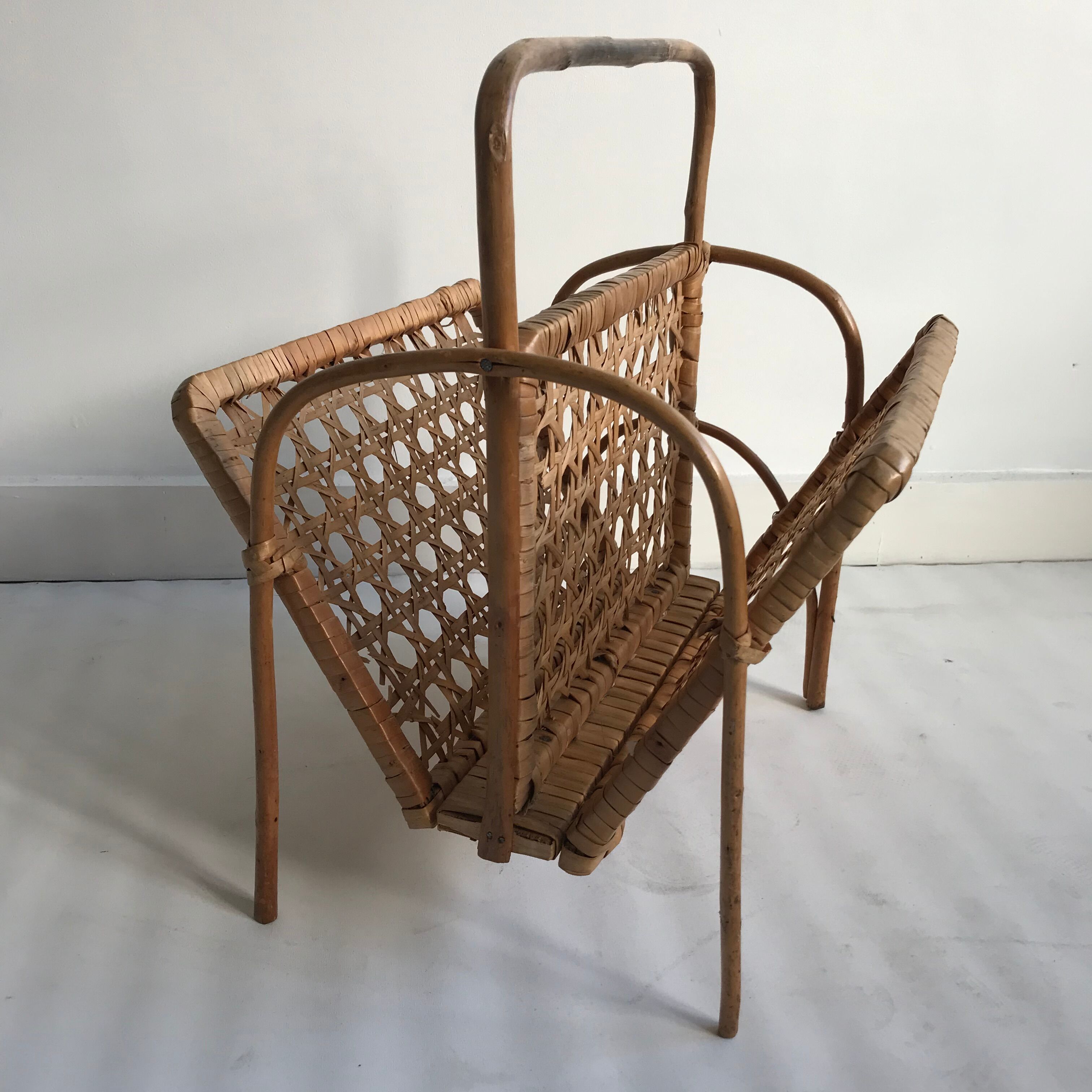 Magazine rack wicker and rattan