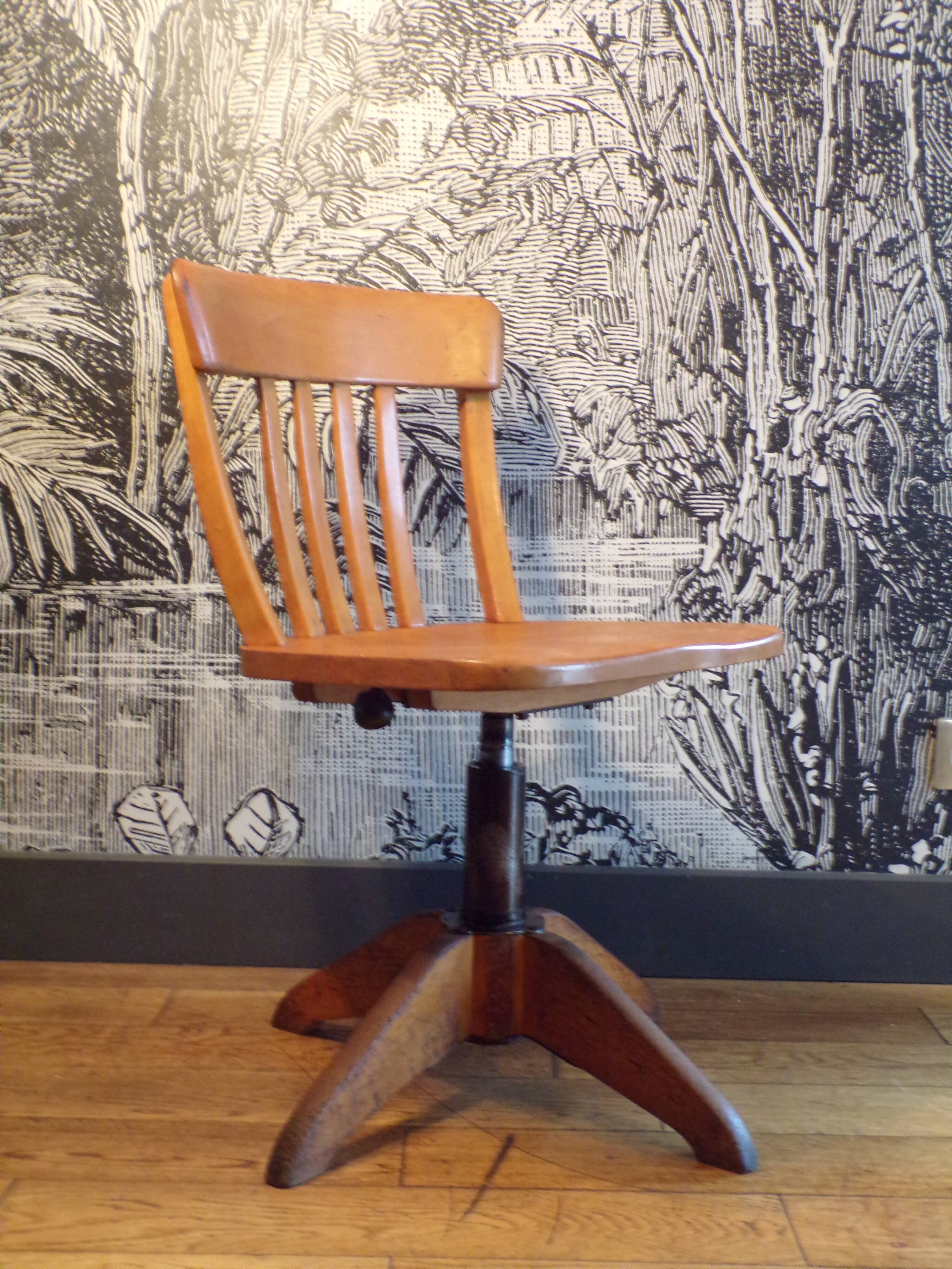 Stoll Giroflex American Swivel Chair