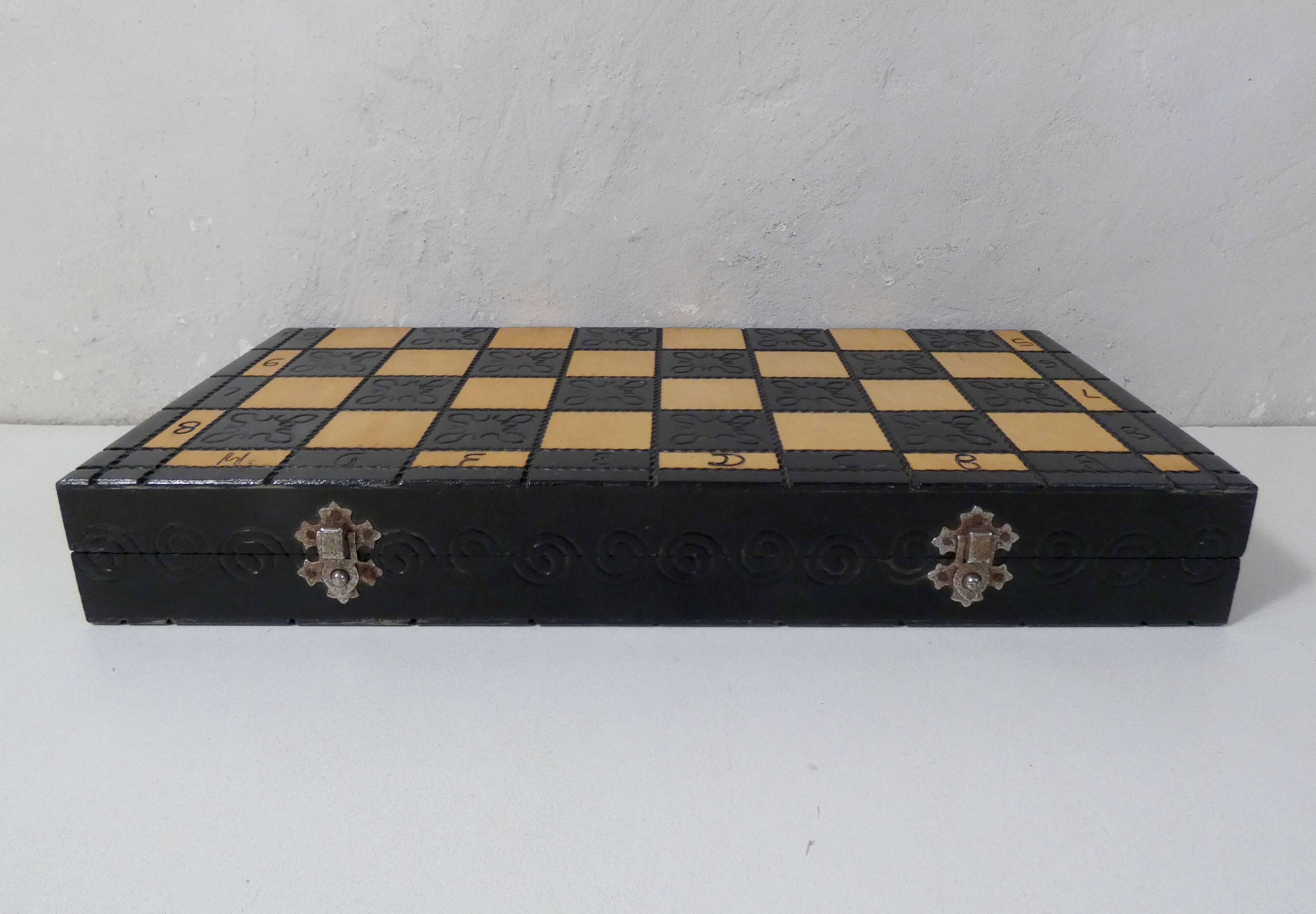 Khokhloma chess game