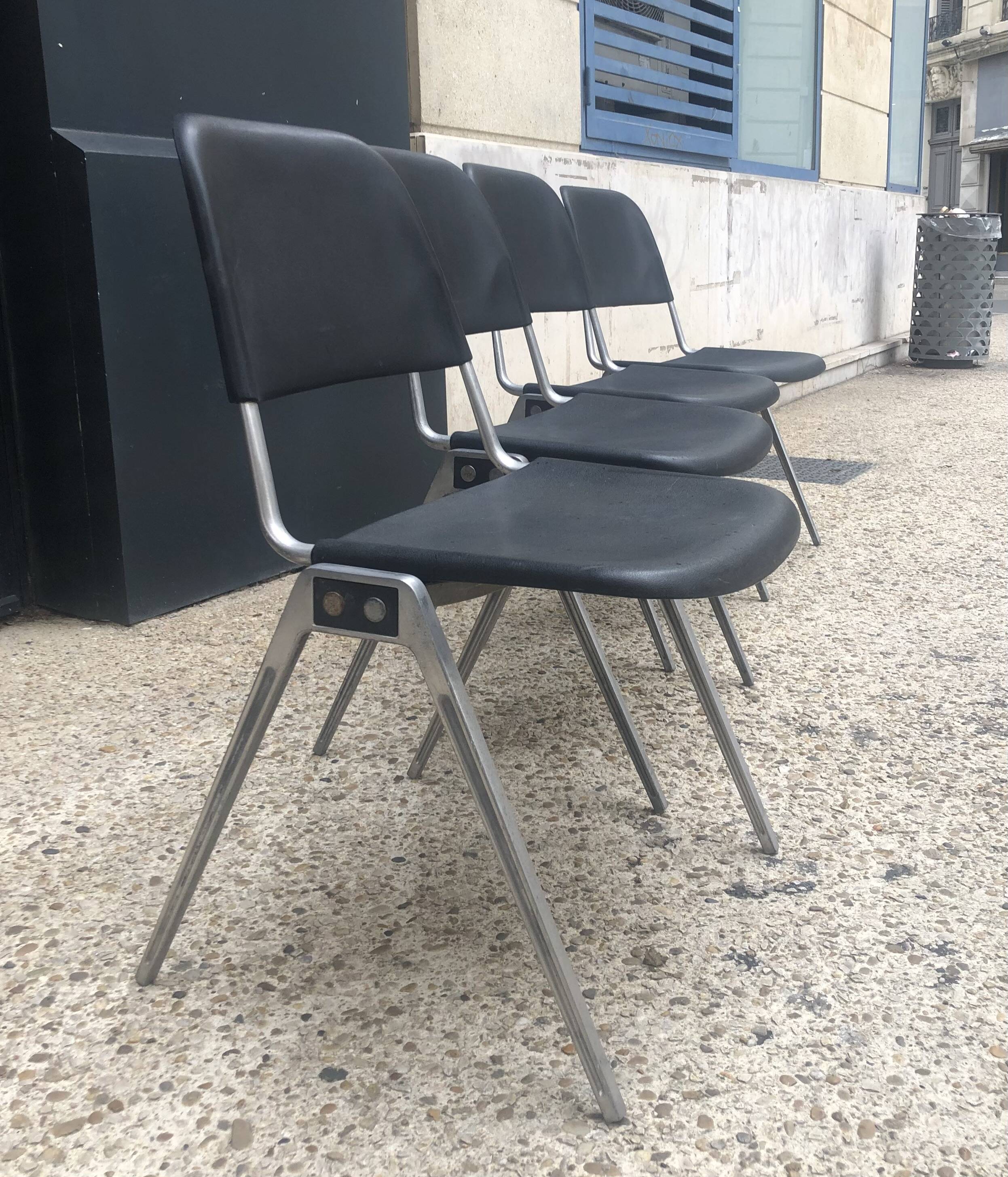 4 black and aluminum chairs by Don Albison for Knoll