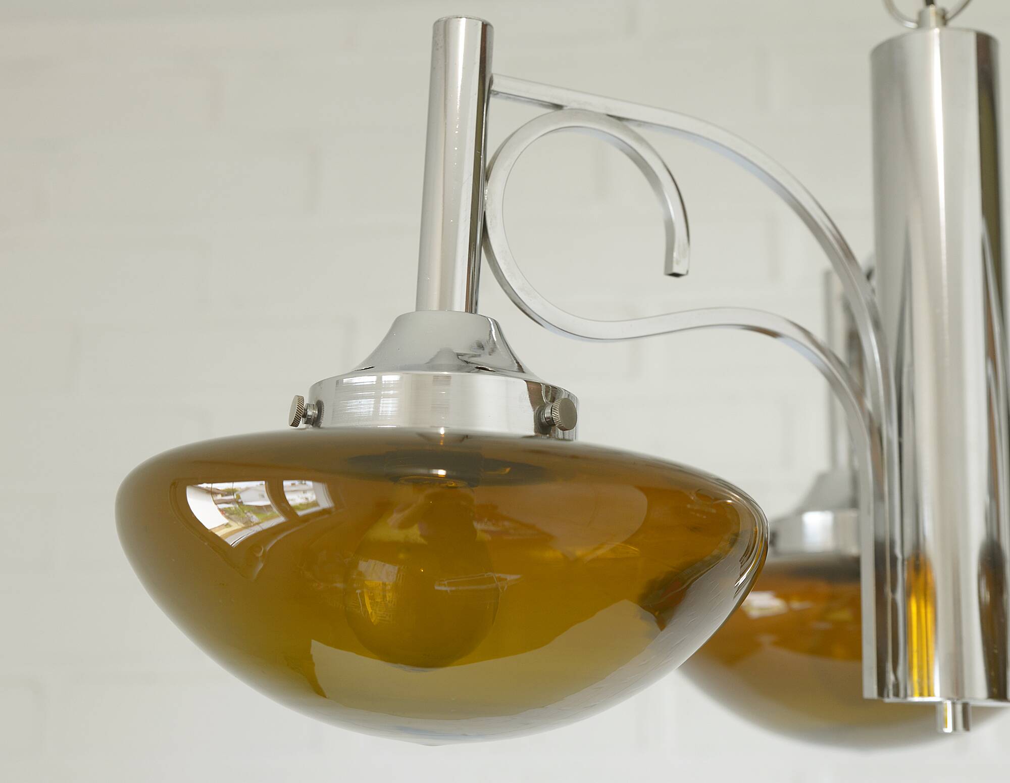 Lustre vintage en chrome, lampe suspendue en verre ambré moderne du milieu du siècle
