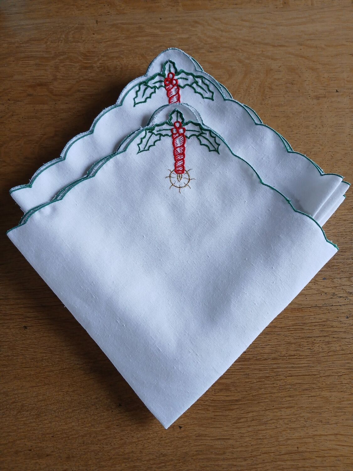 6 serviettes de table brodées anciennes 