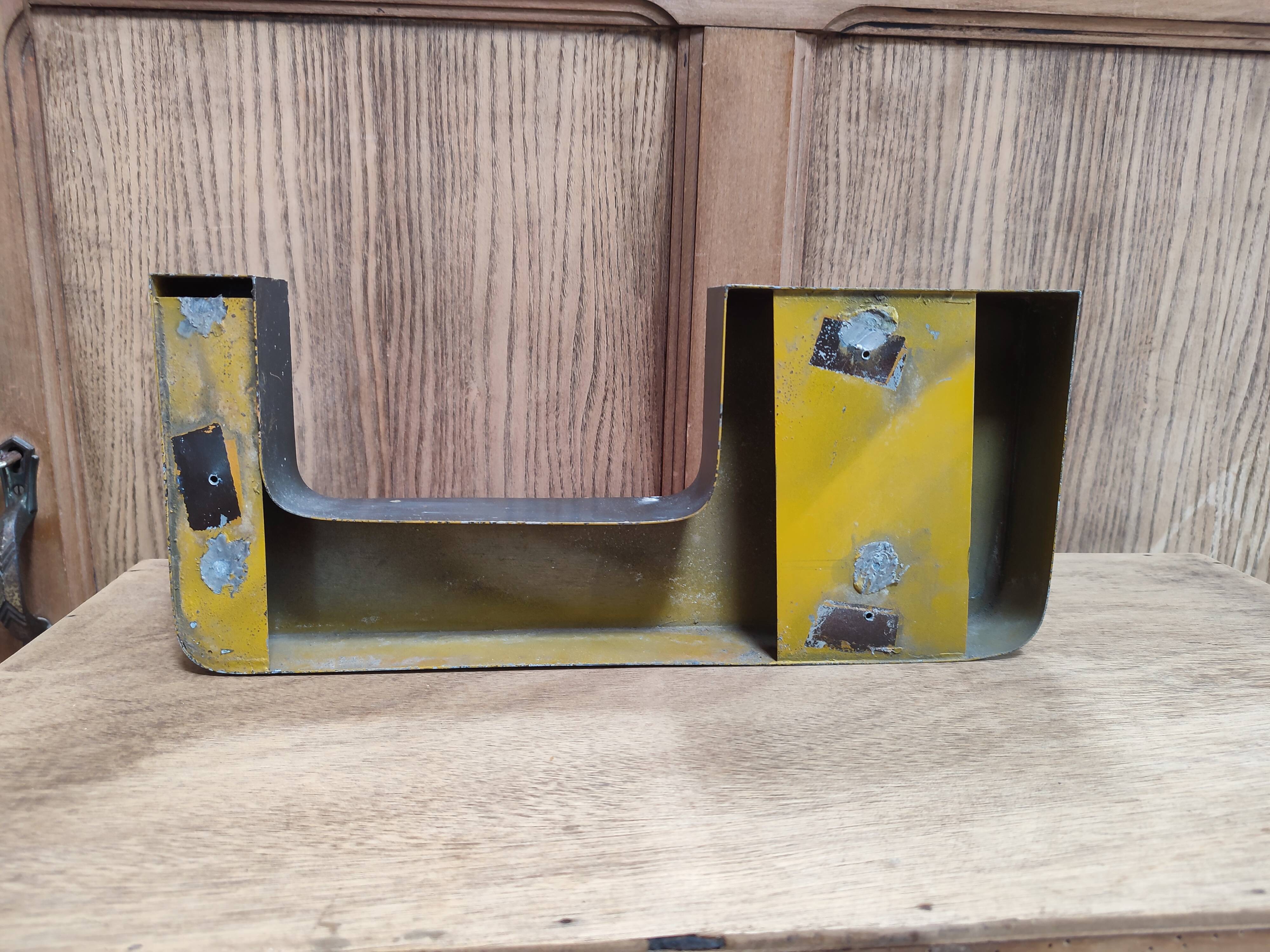 Vintage sign letter U