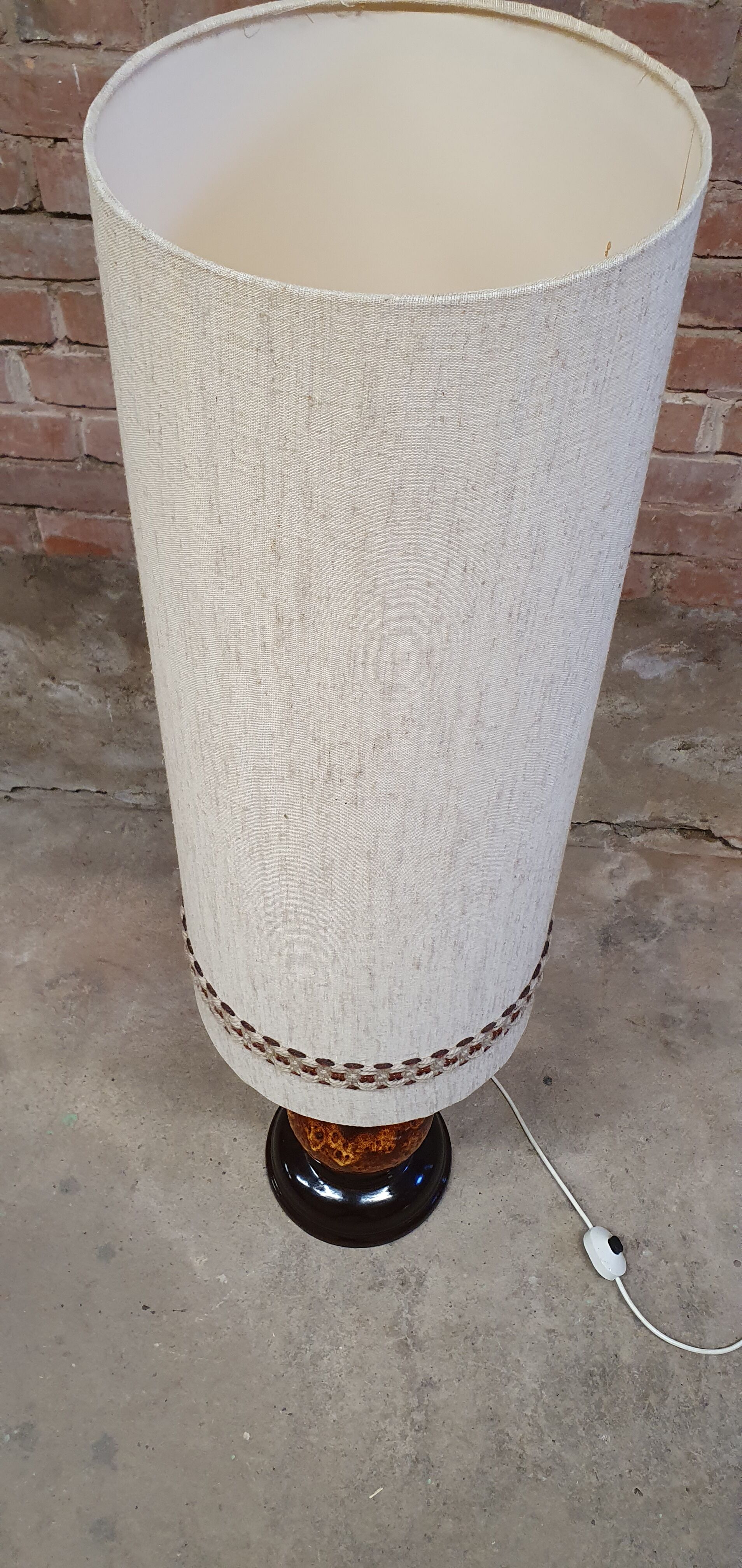 Ceramic foot floor lamp 70"