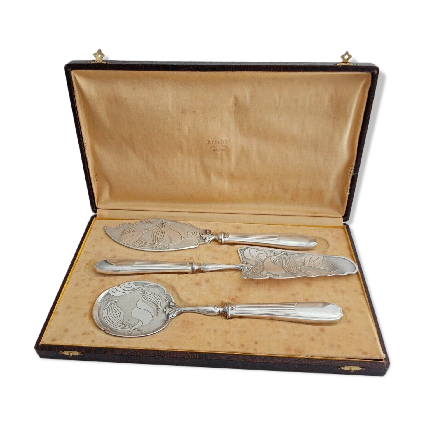 Cutlery with minerva silver handle