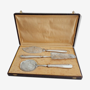 Cutlery with minerva silver handle