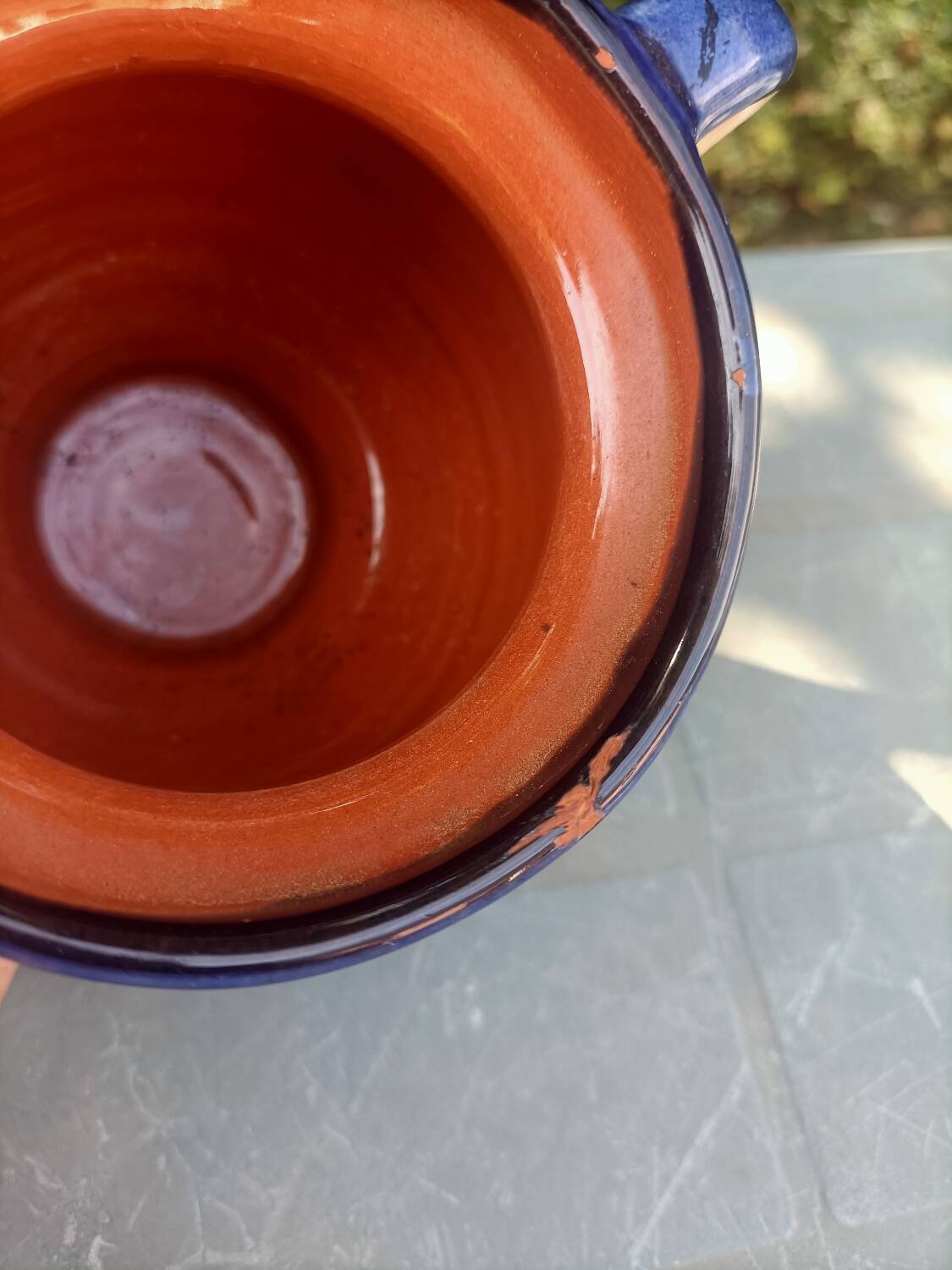 Small outdoor vase with handles