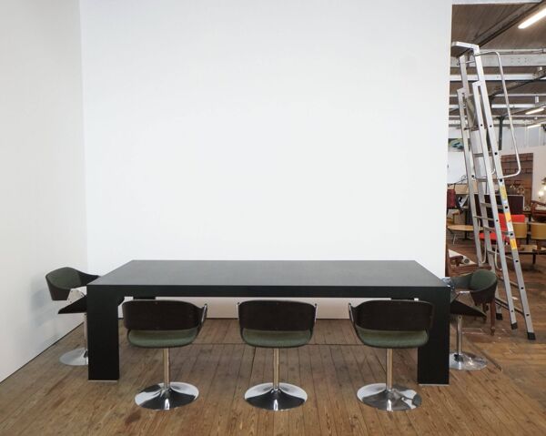 Table à manger XL modèle “El Dome” pour Cassina