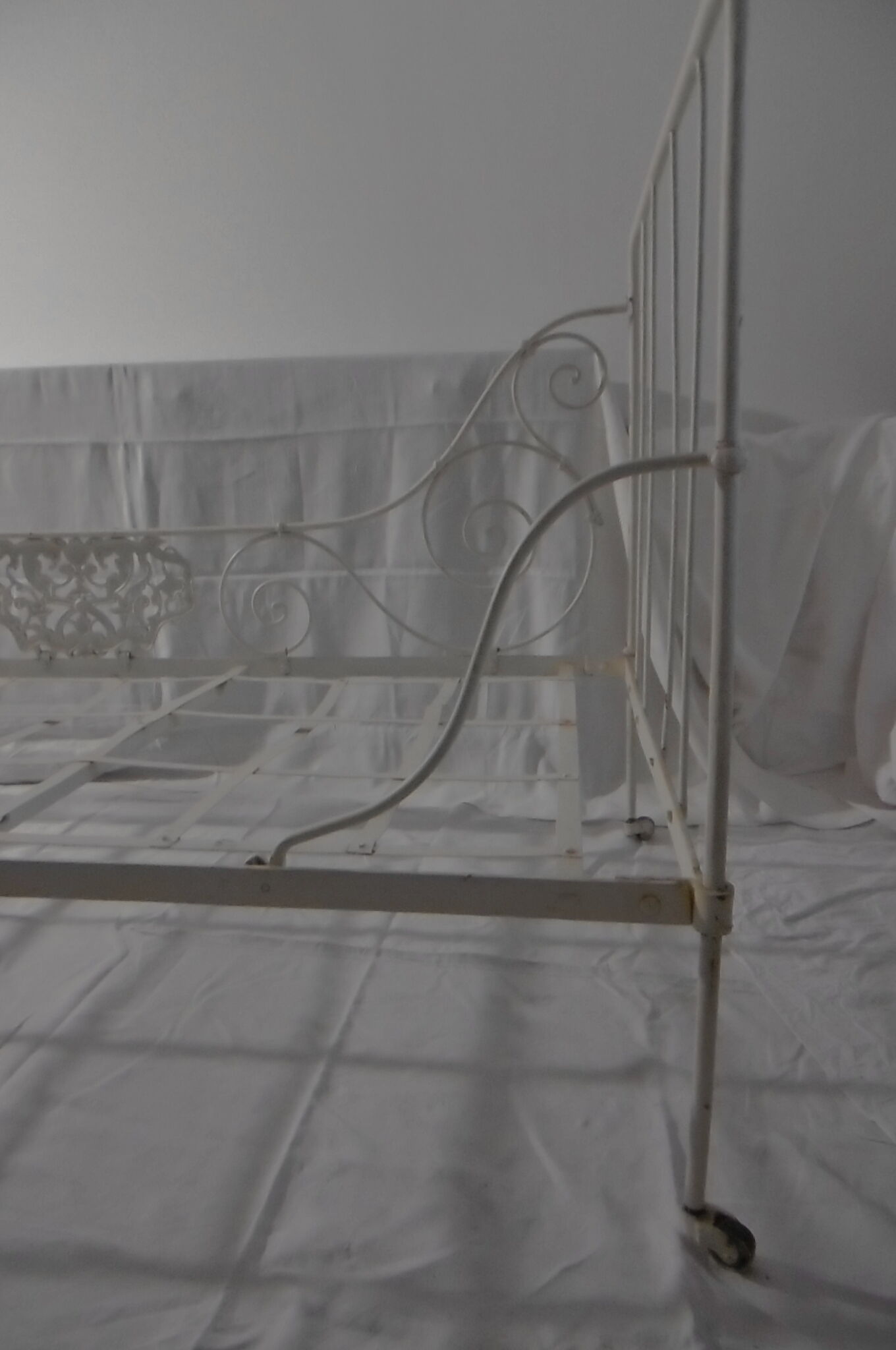 Forged iron bed