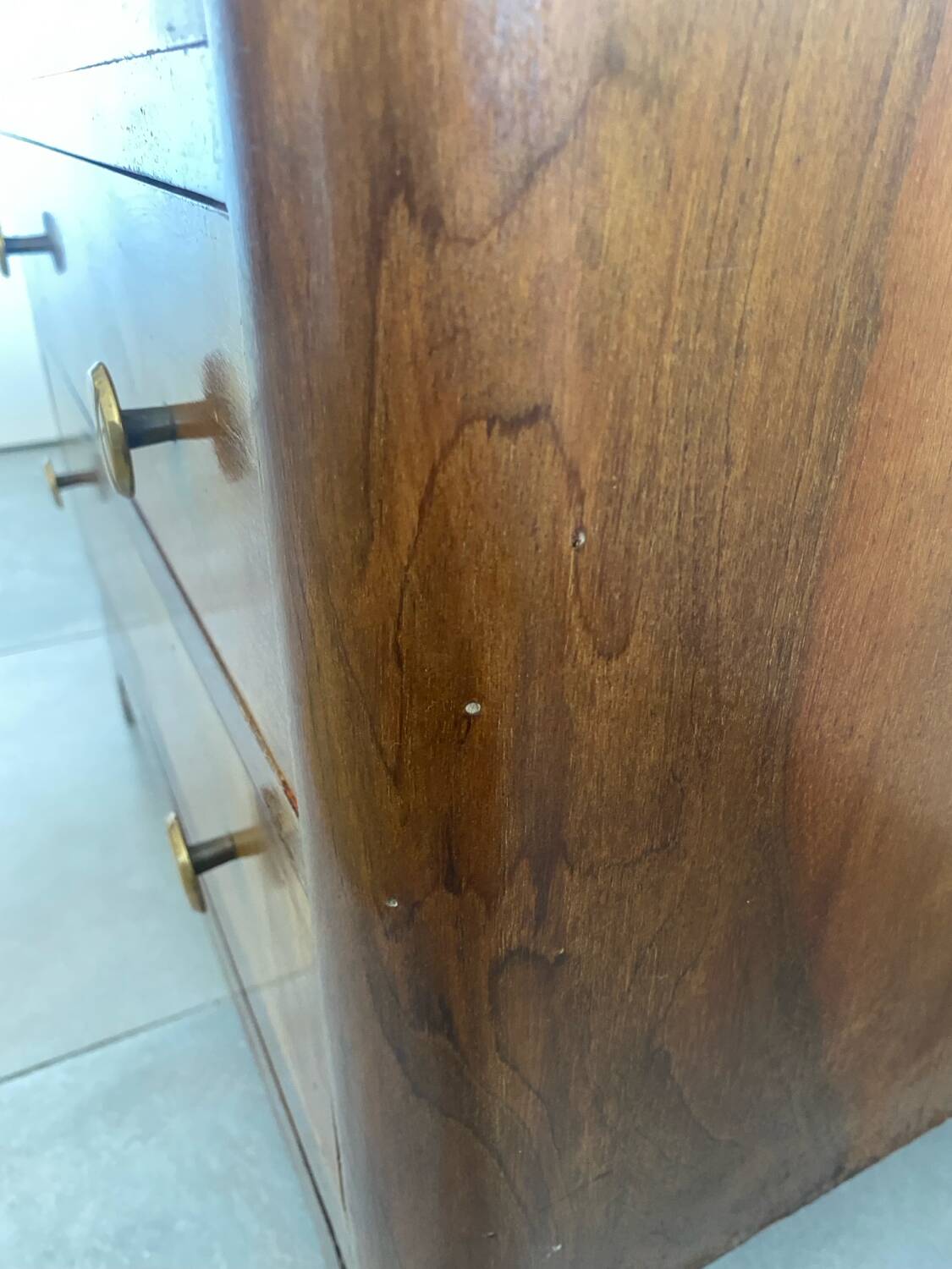 Art Deco walnut chest of drawers with 5 drawers