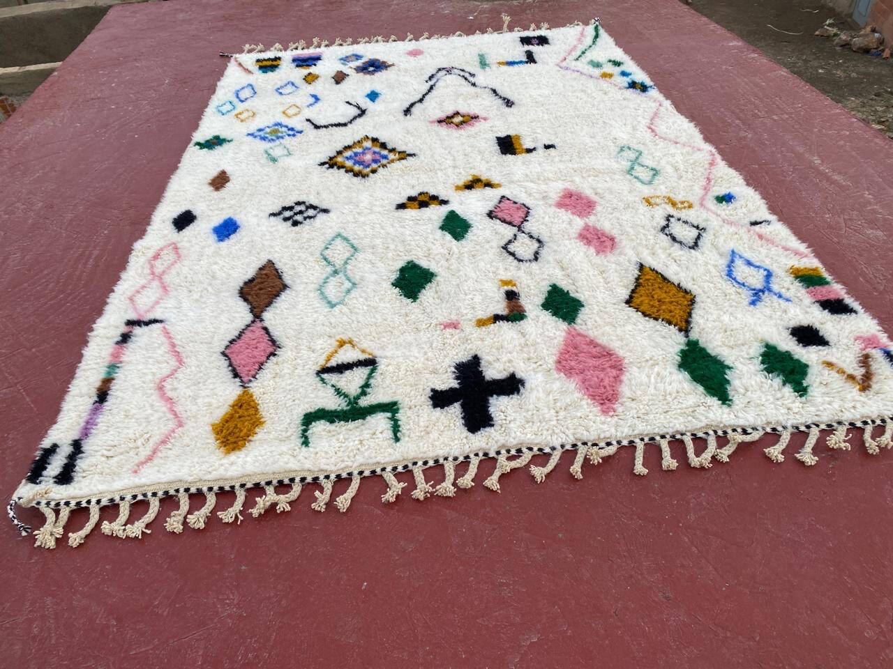 Tapis berbère Beni Ouarain 300x200 cm – Laine écrue motifs symboliques